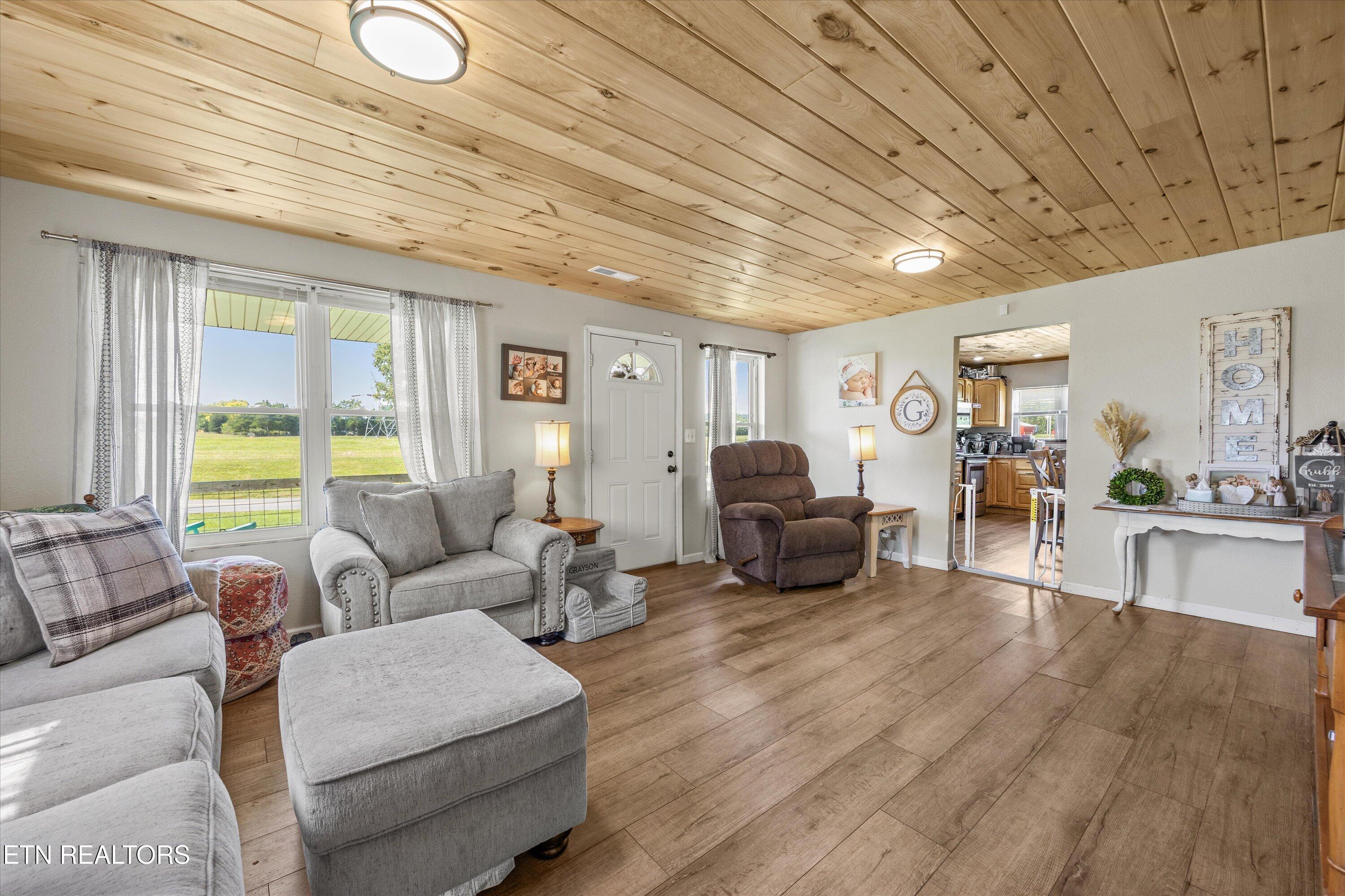 617 County Farm Rd