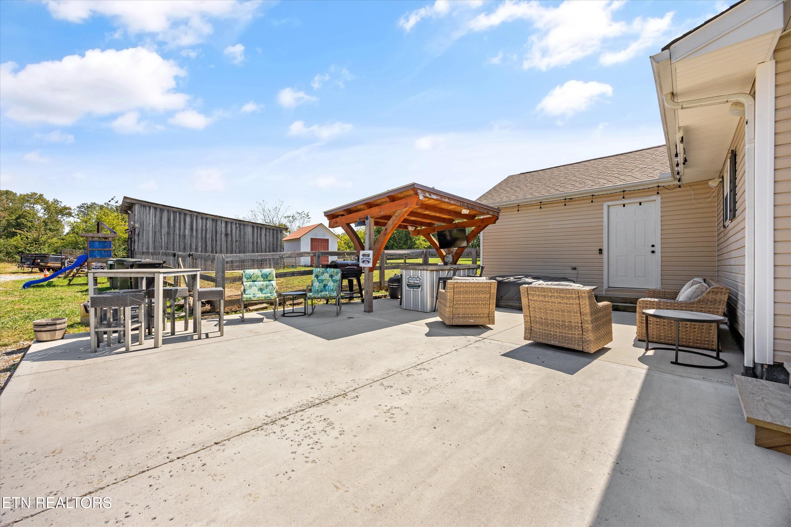 617 County Farm Rd