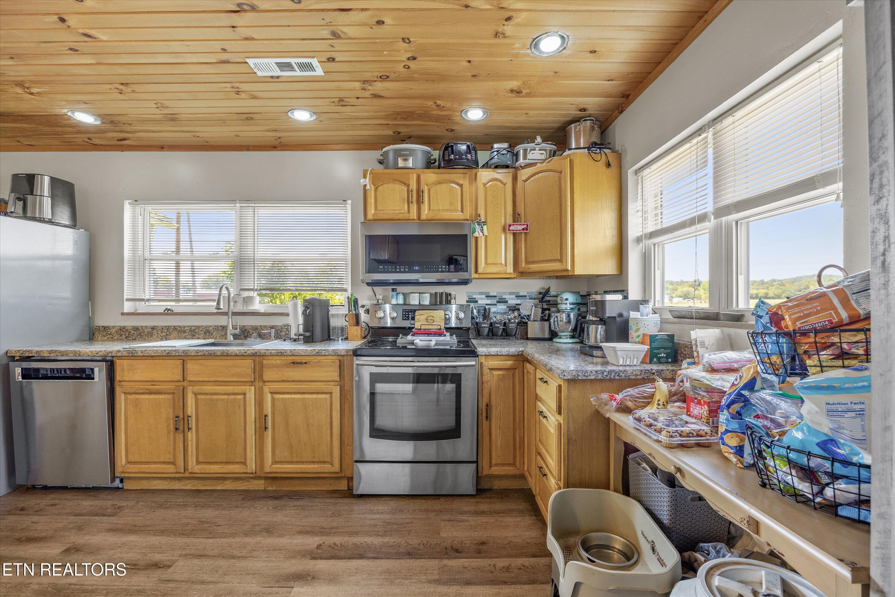 617 County Farm Rd