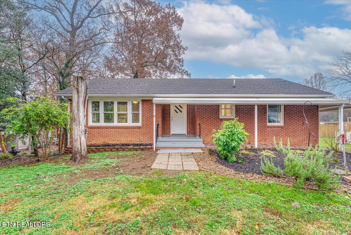 1624 Everett Ave