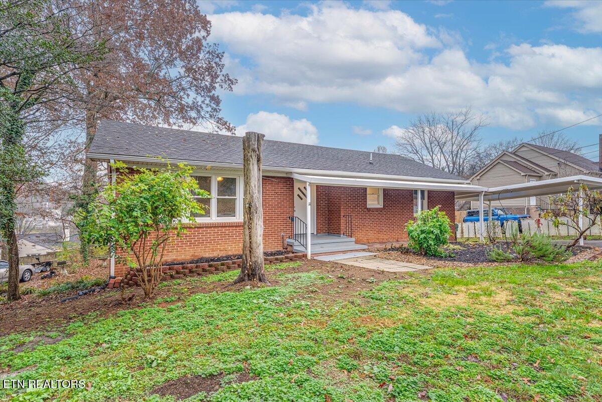 1624 Everett Ave