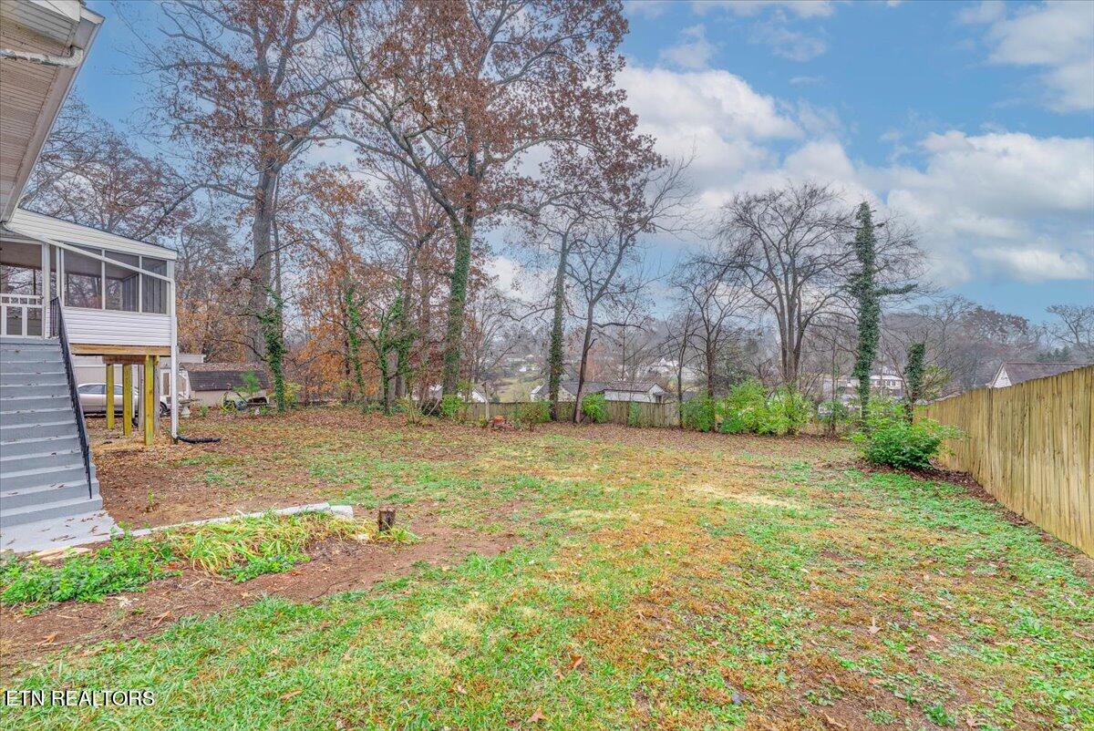 1624 Everett Ave