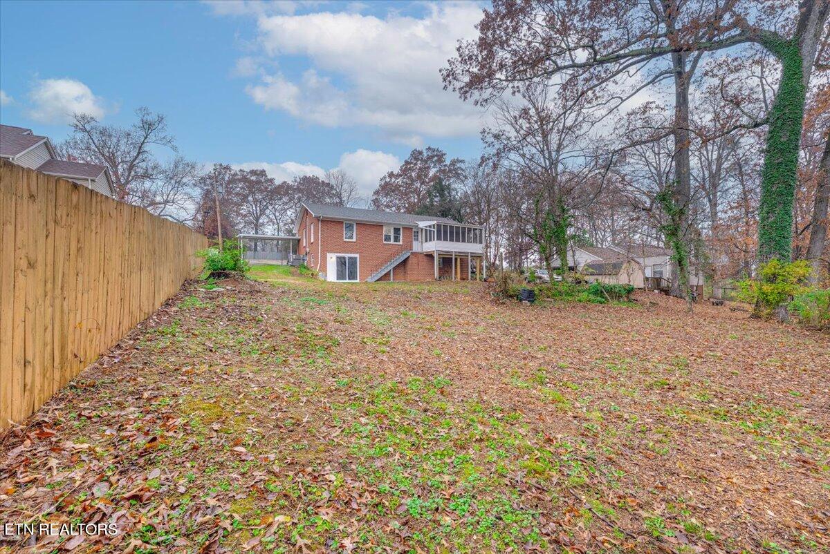 1624 Everett Ave