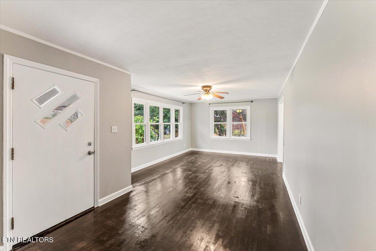1624 Everett Ave