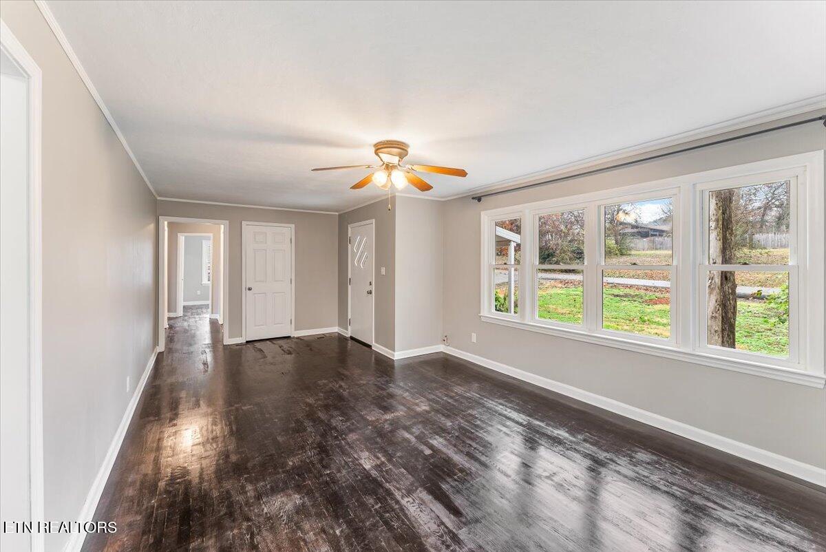 1624 Everett Ave