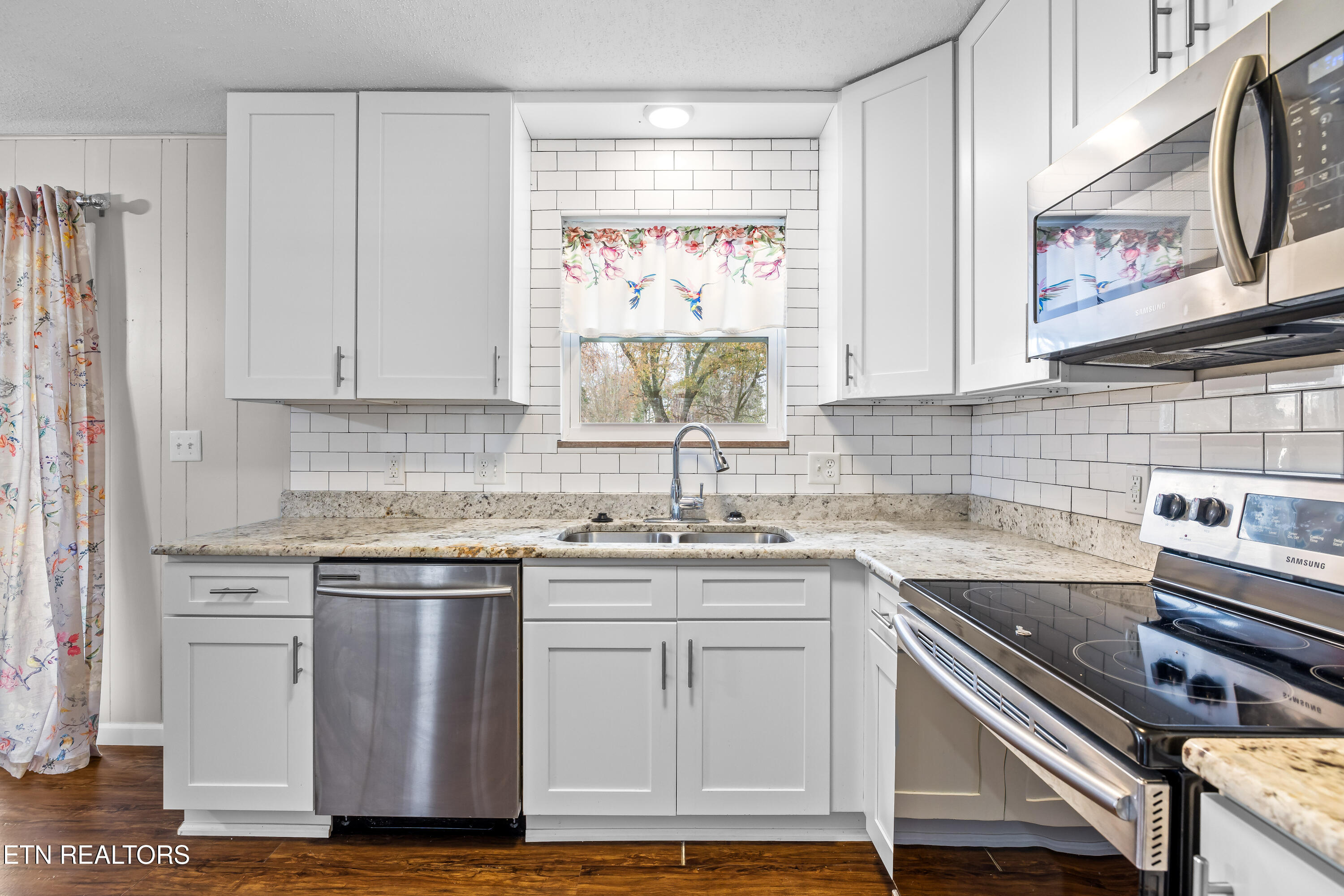 2905 Pleasant View Ave