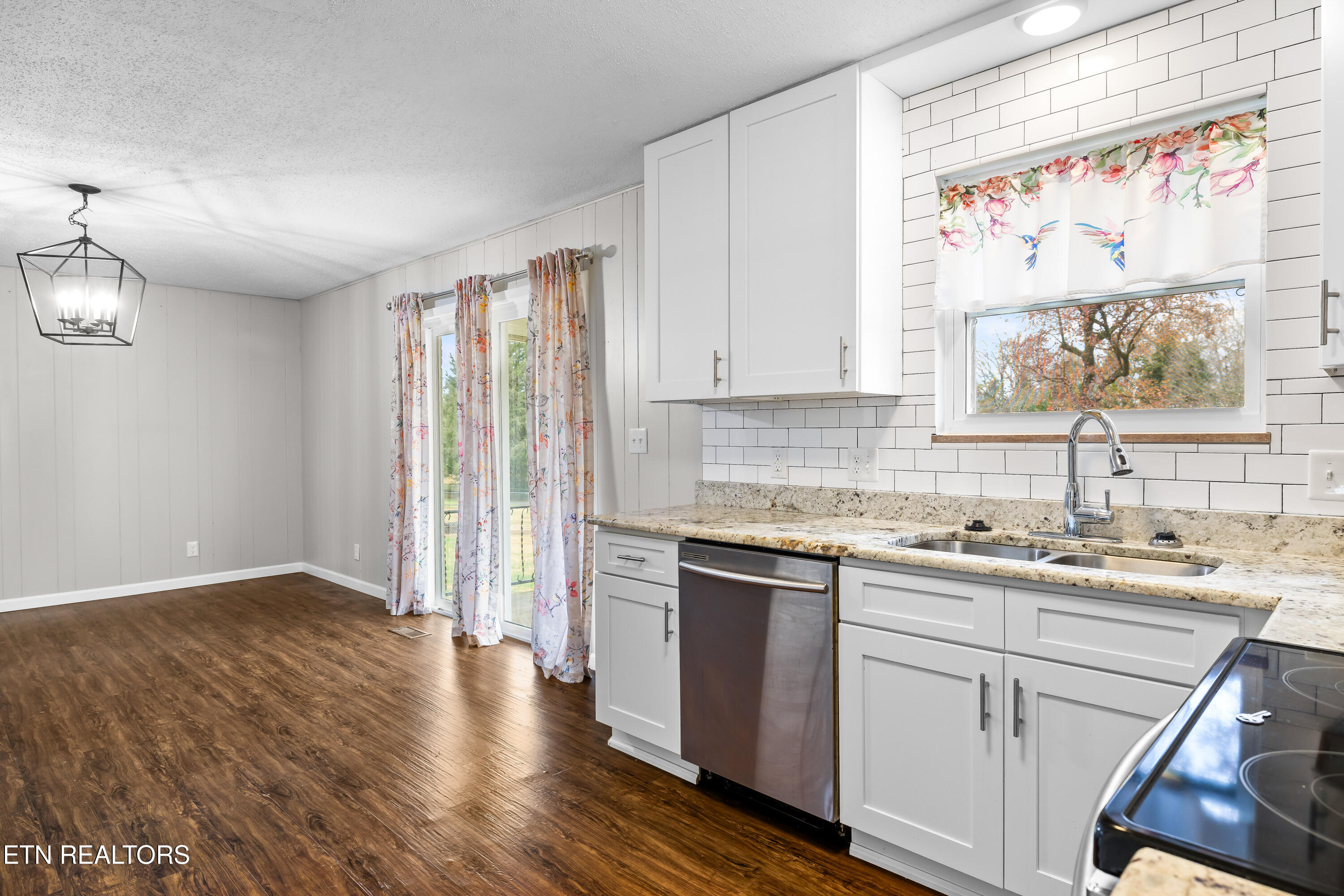 2905 Pleasant View Ave