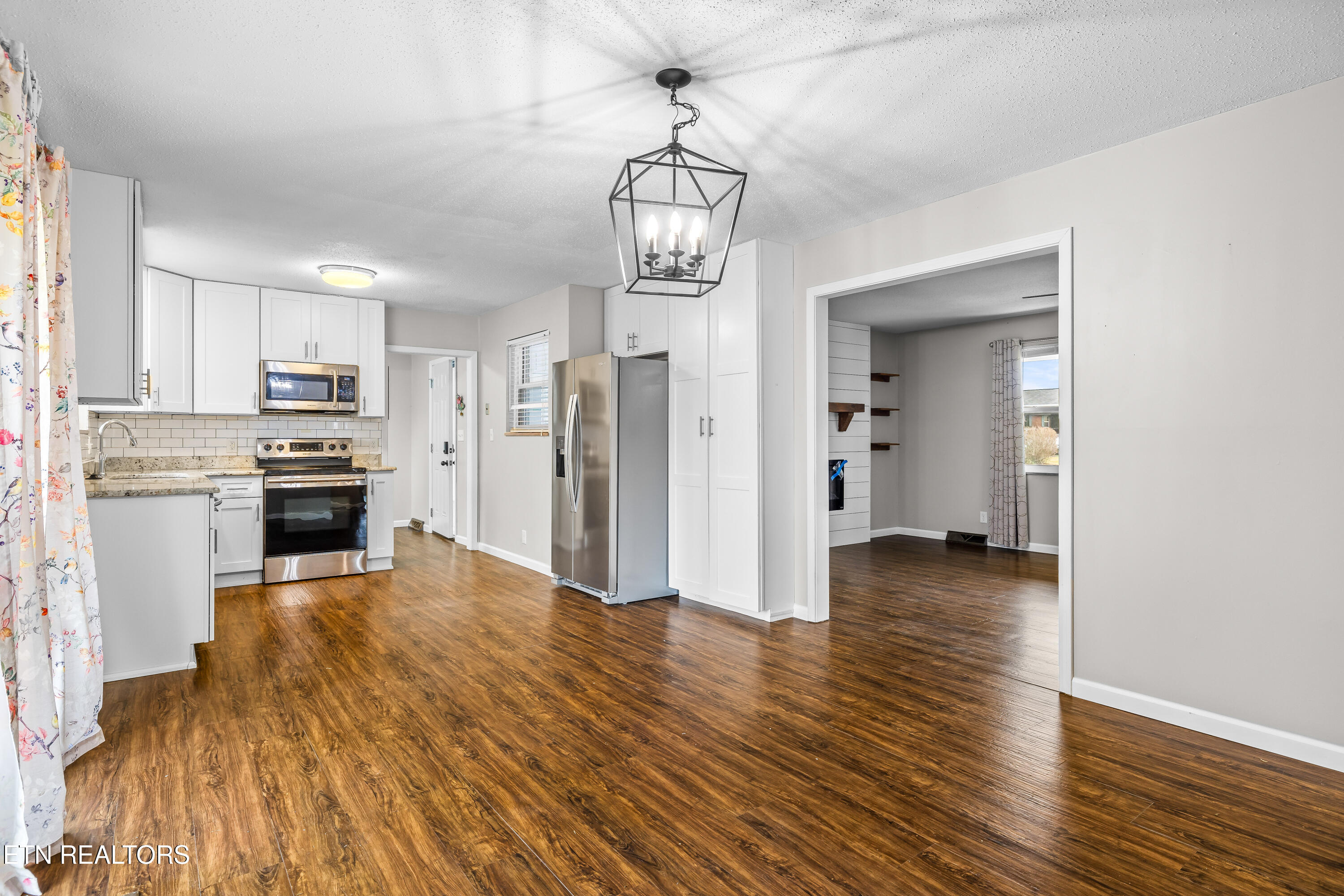 2905 Pleasant View Ave