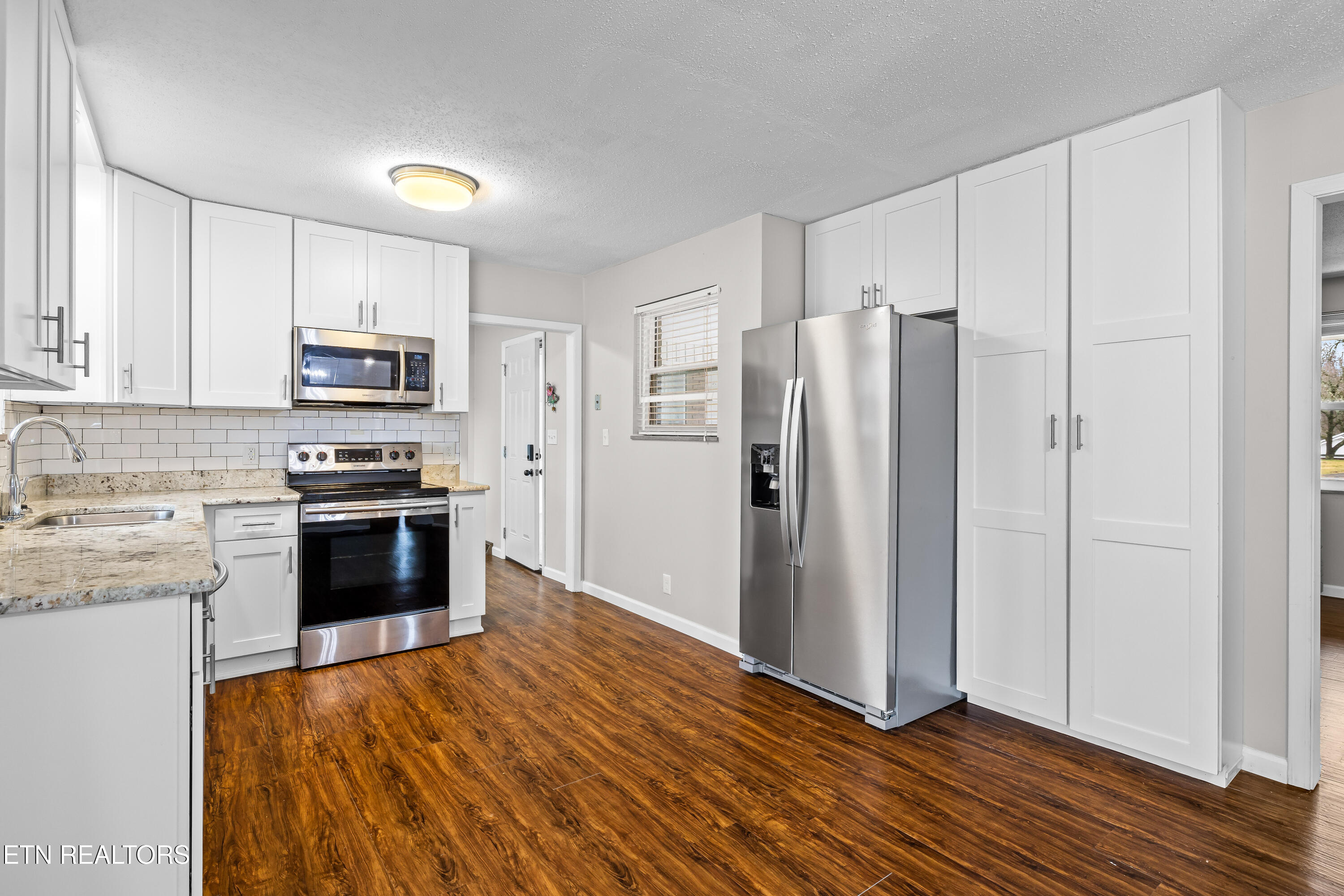 2905 Pleasant View Ave