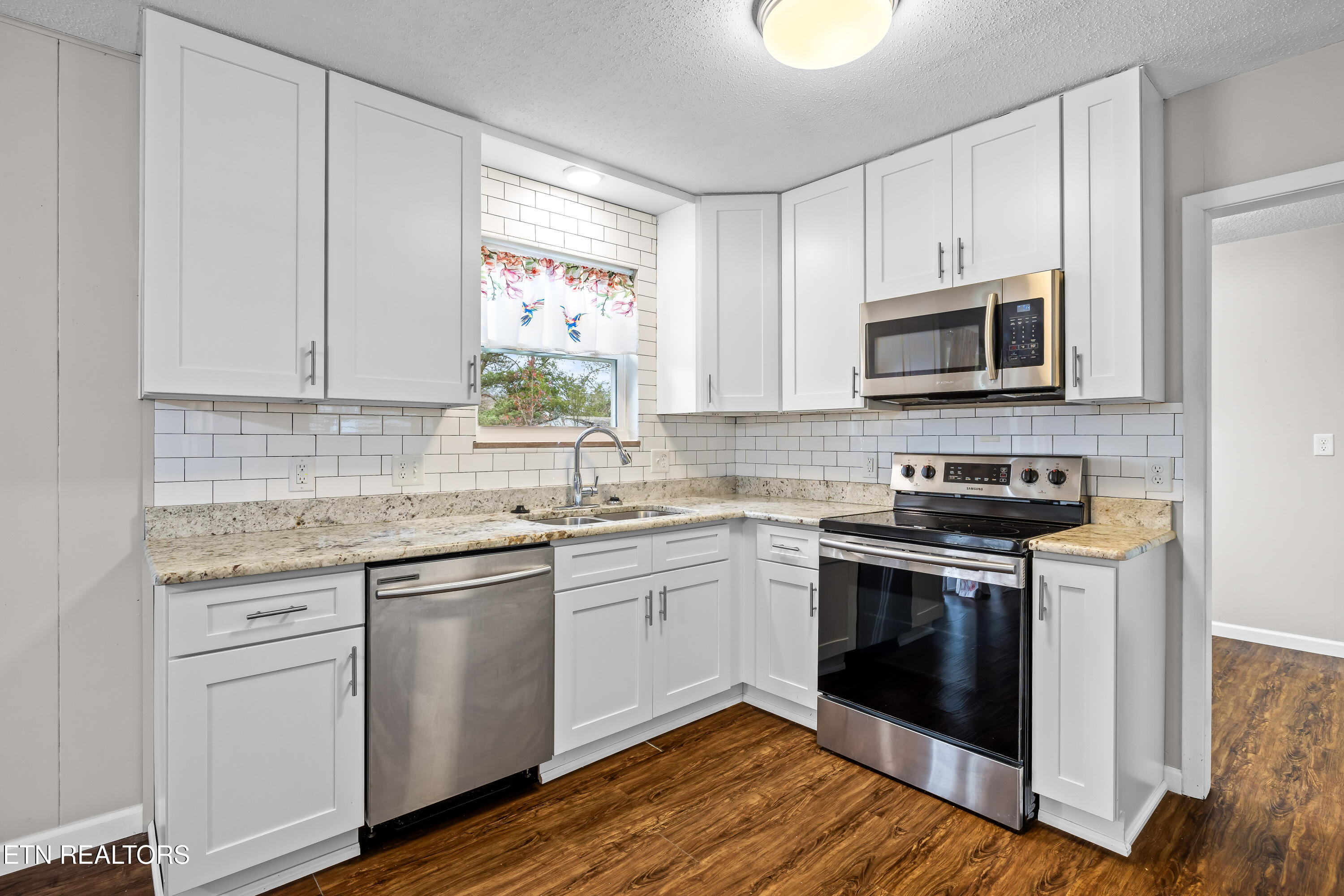 2905 Pleasant View Ave