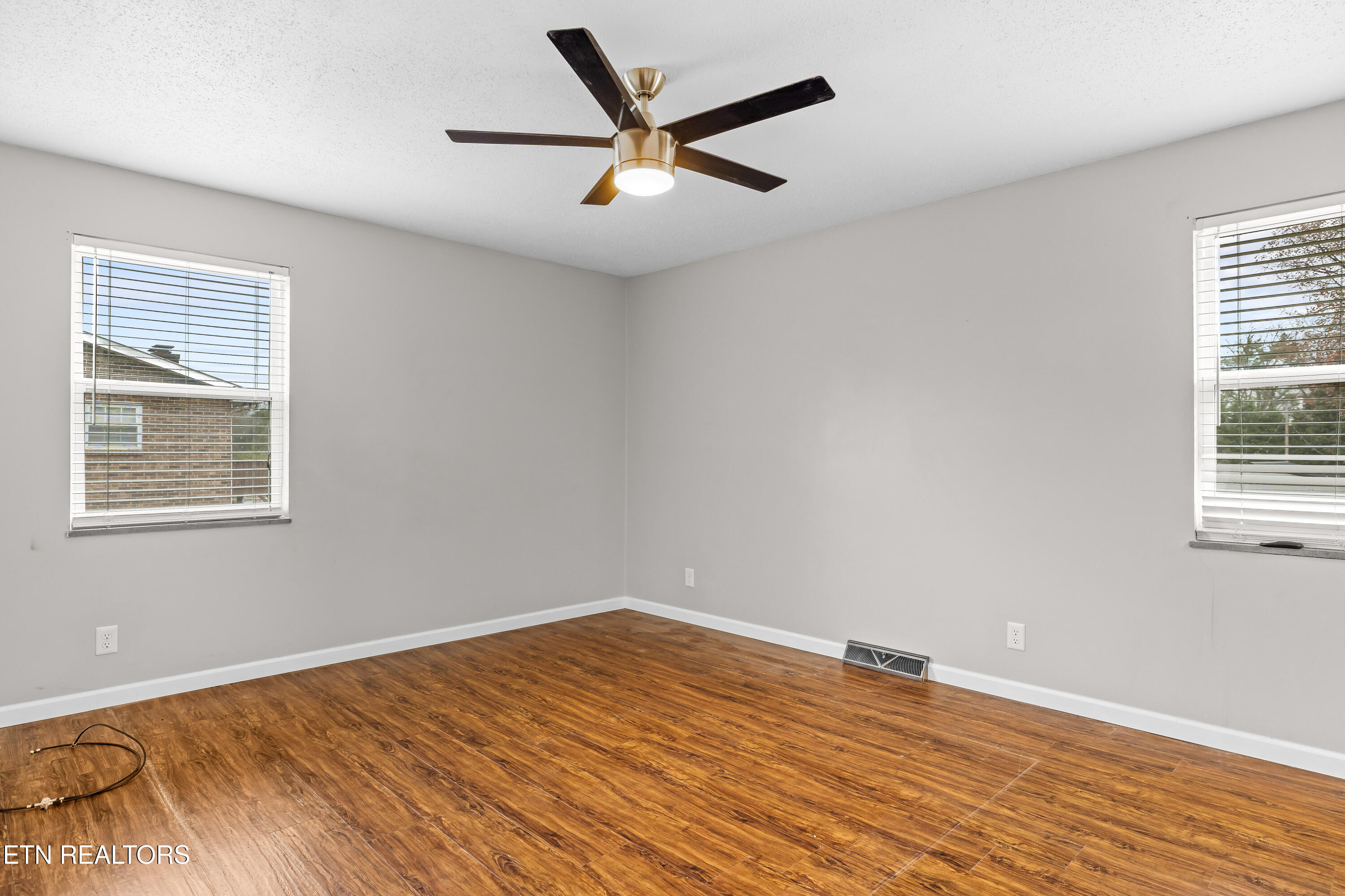 2905 Pleasant View Ave