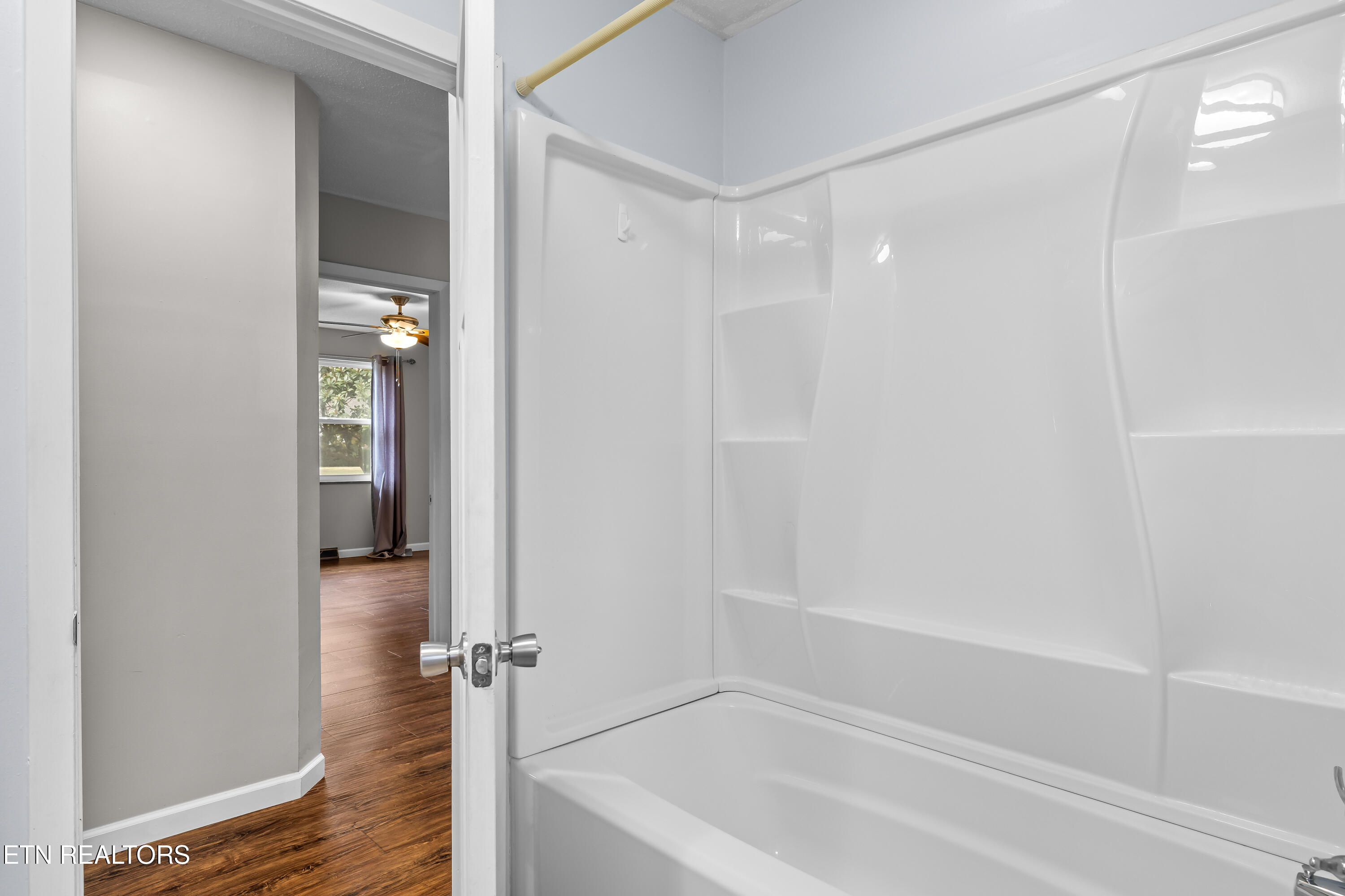 2905 Pleasant View Ave