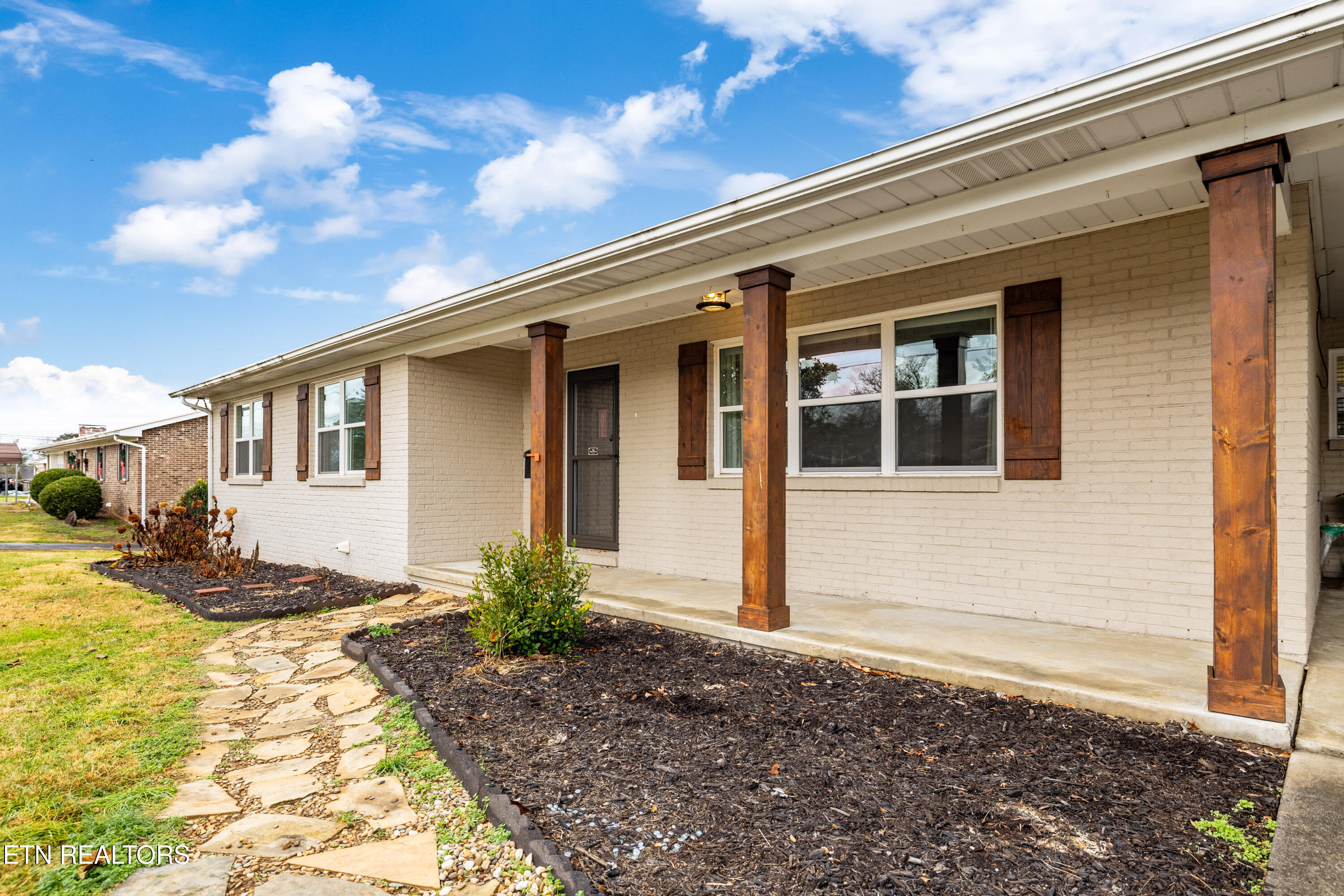 2905 Pleasant View Ave