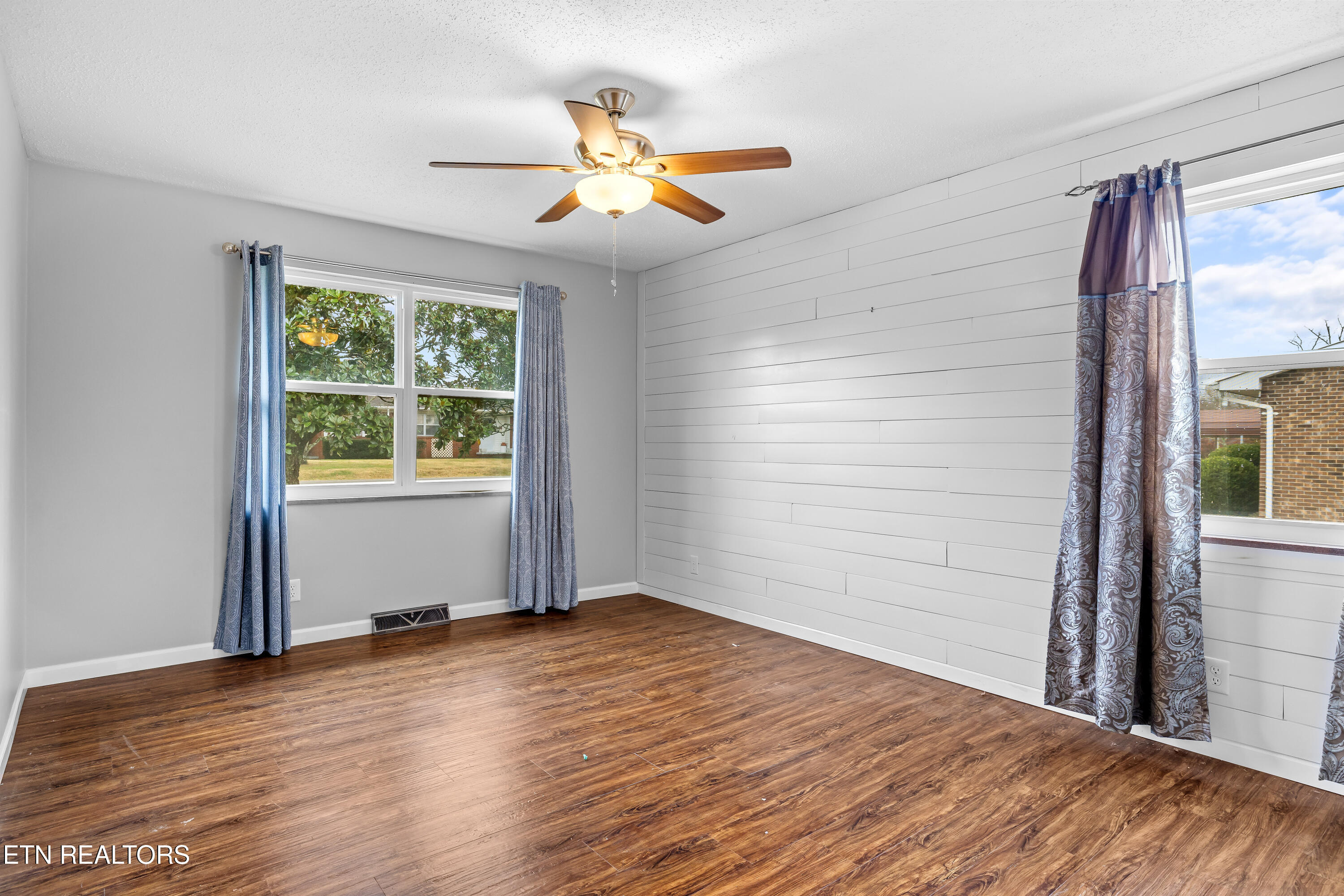 2905 Pleasant View Ave