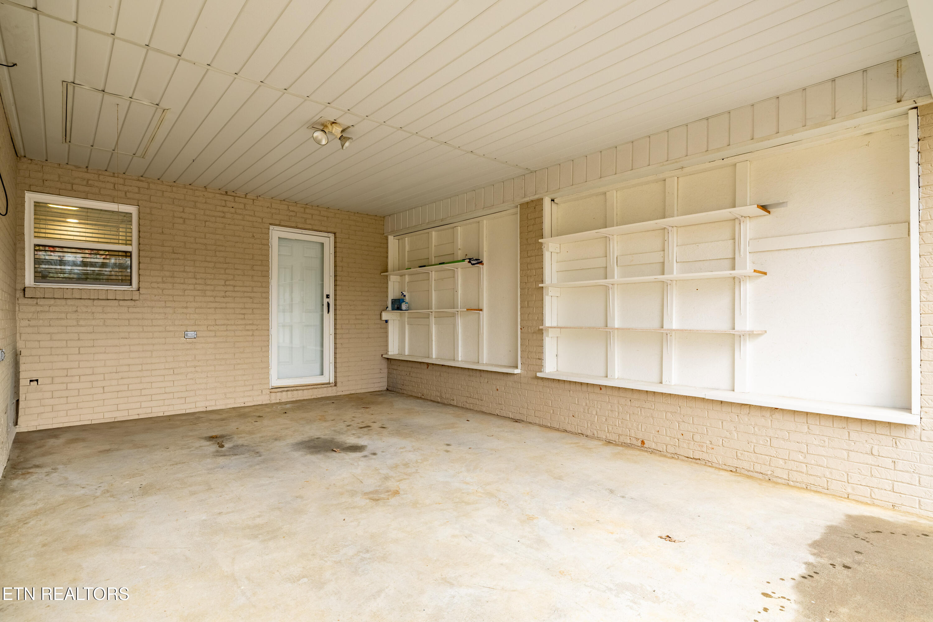 2905 Pleasant View Ave