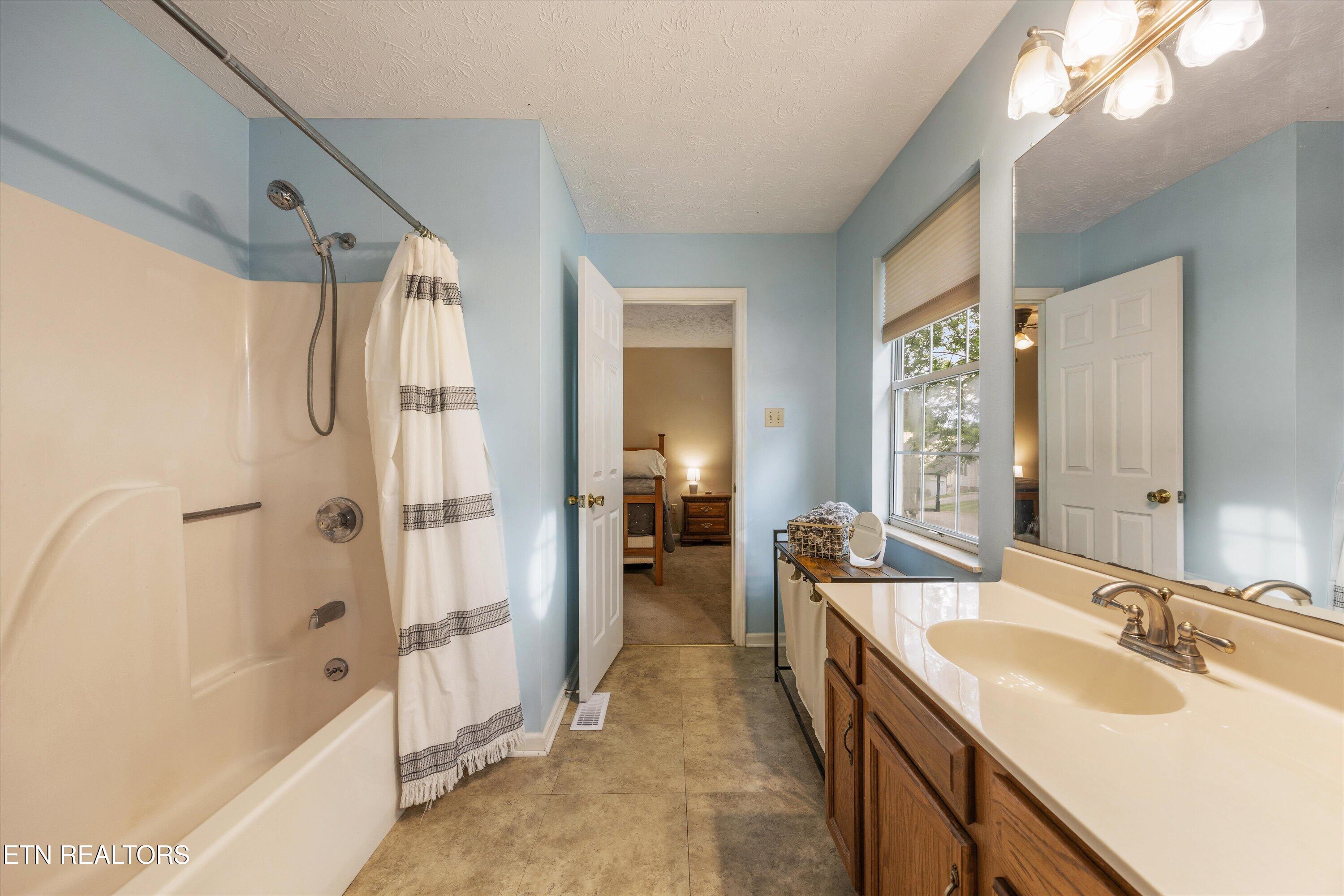 1365 Woodridge Drive