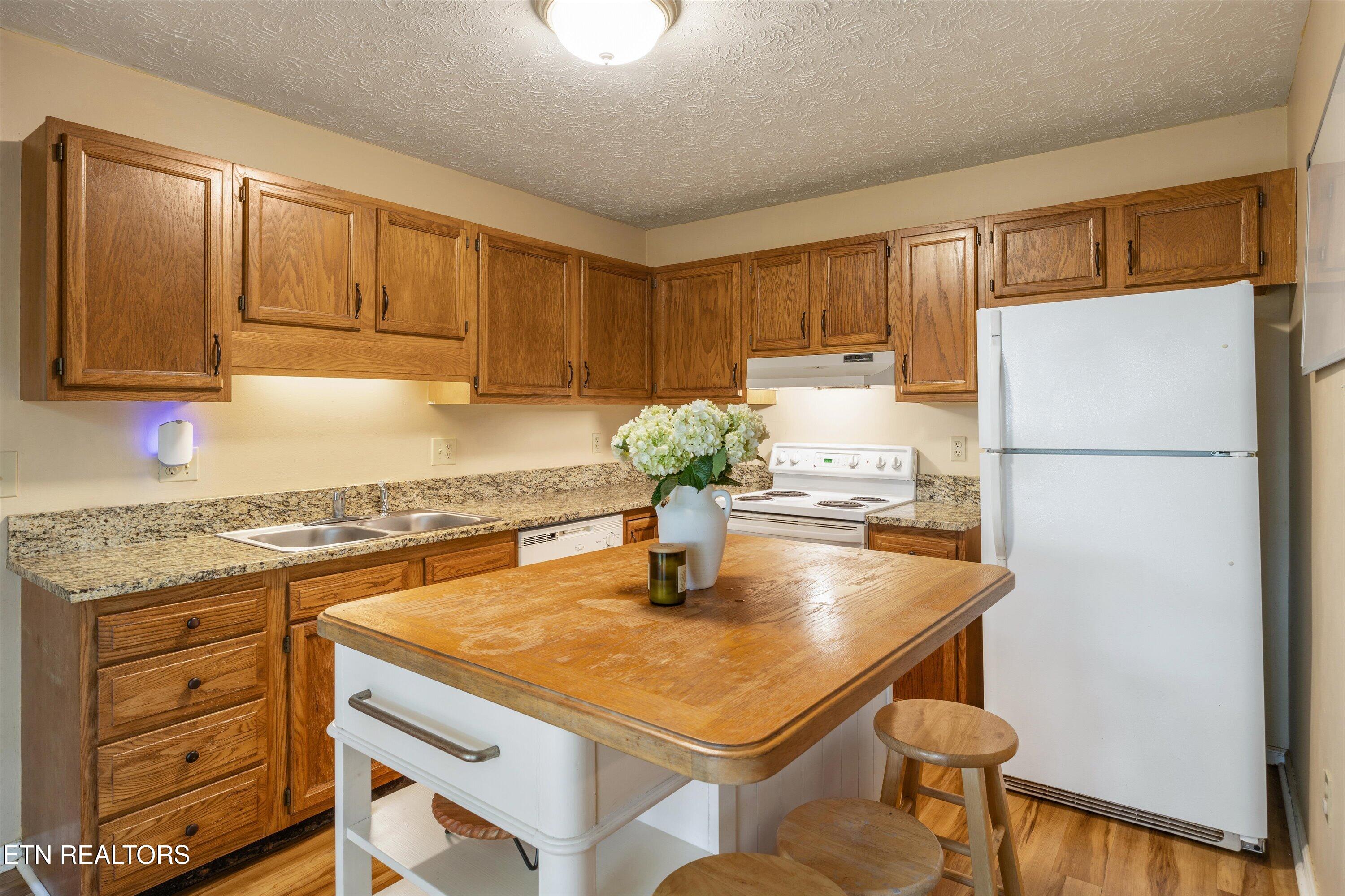 1365 Woodridge Drive