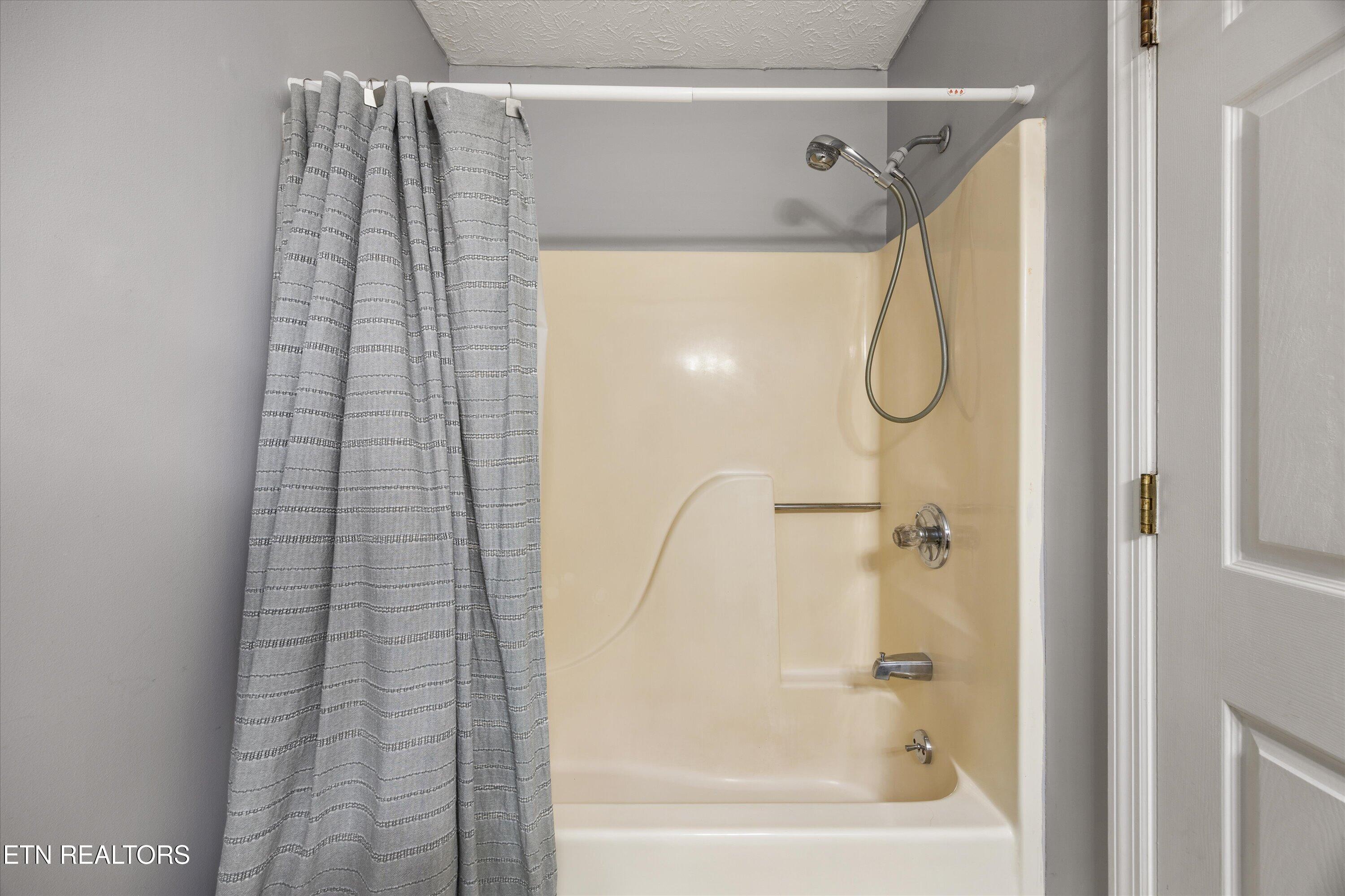 1365 Woodridge Drive