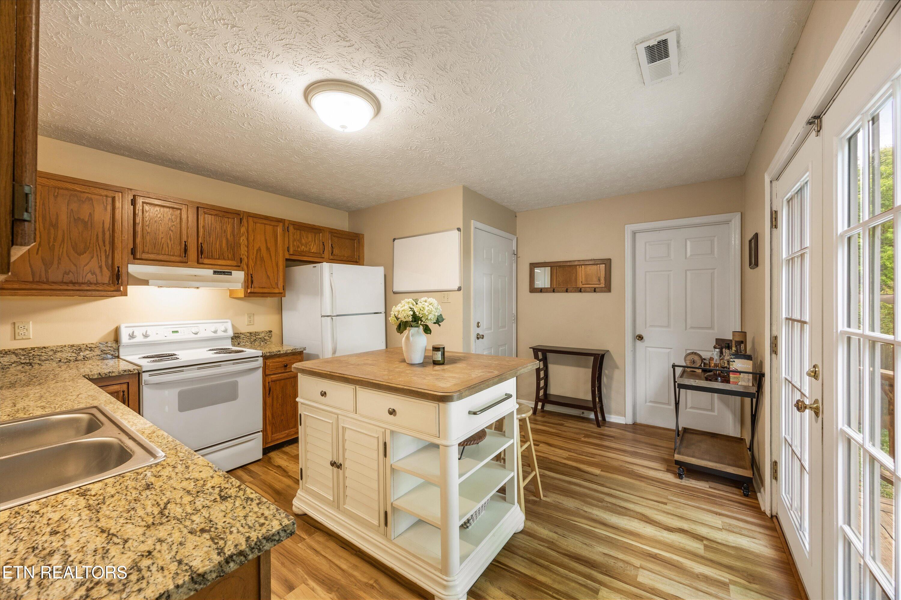 1365 Woodridge Drive