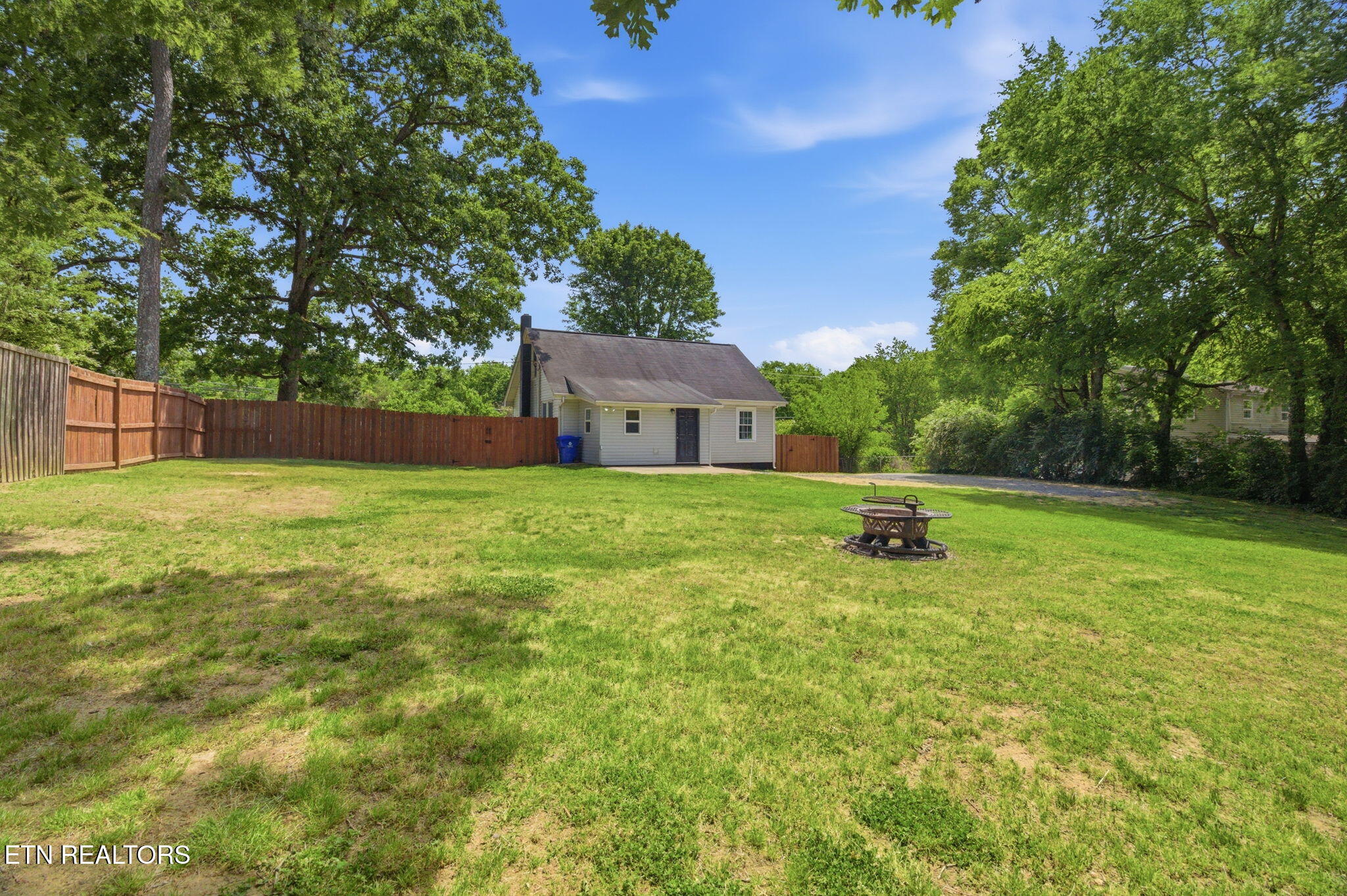 2540 Mentor Rd