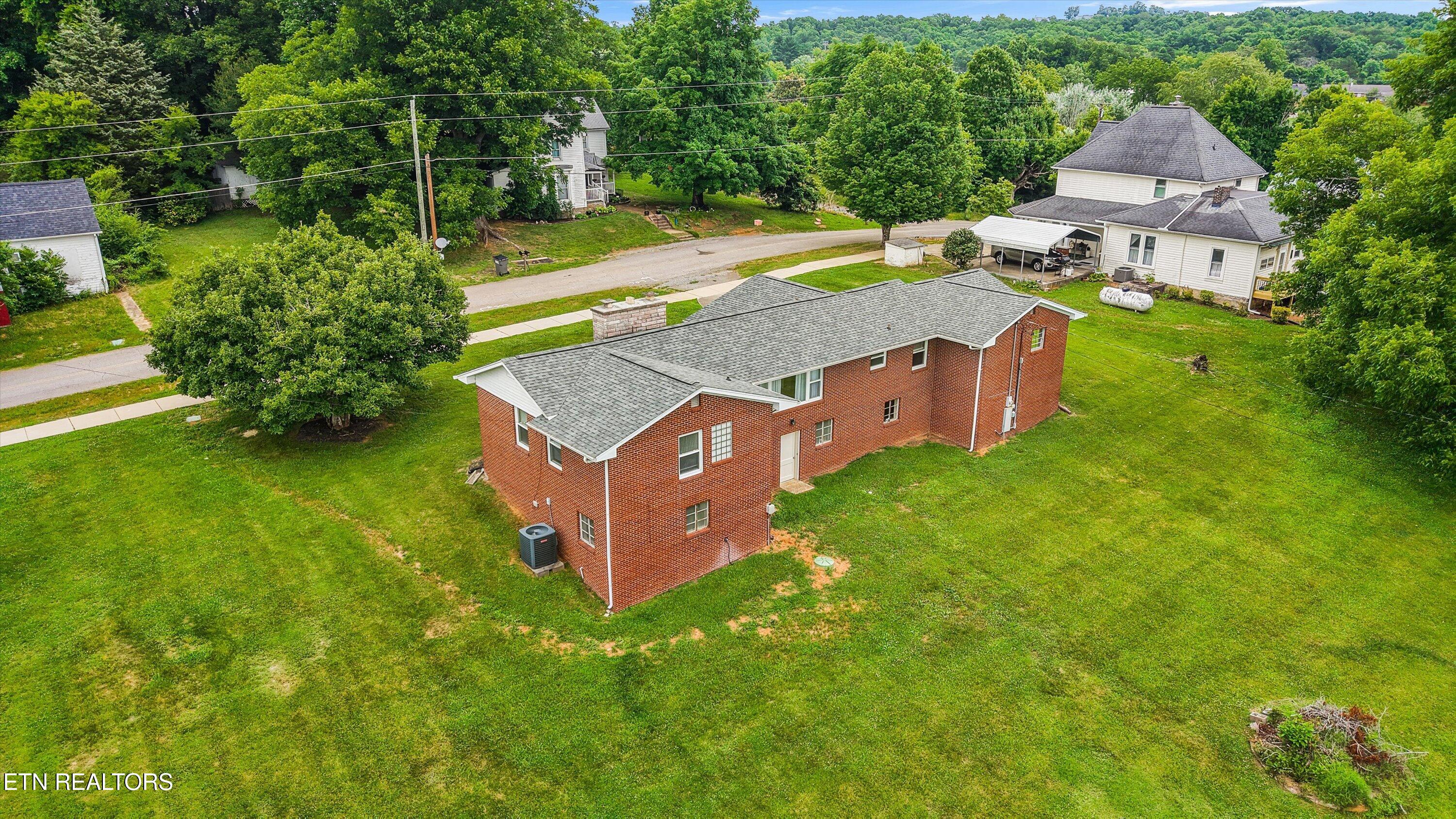 407 W College Ave