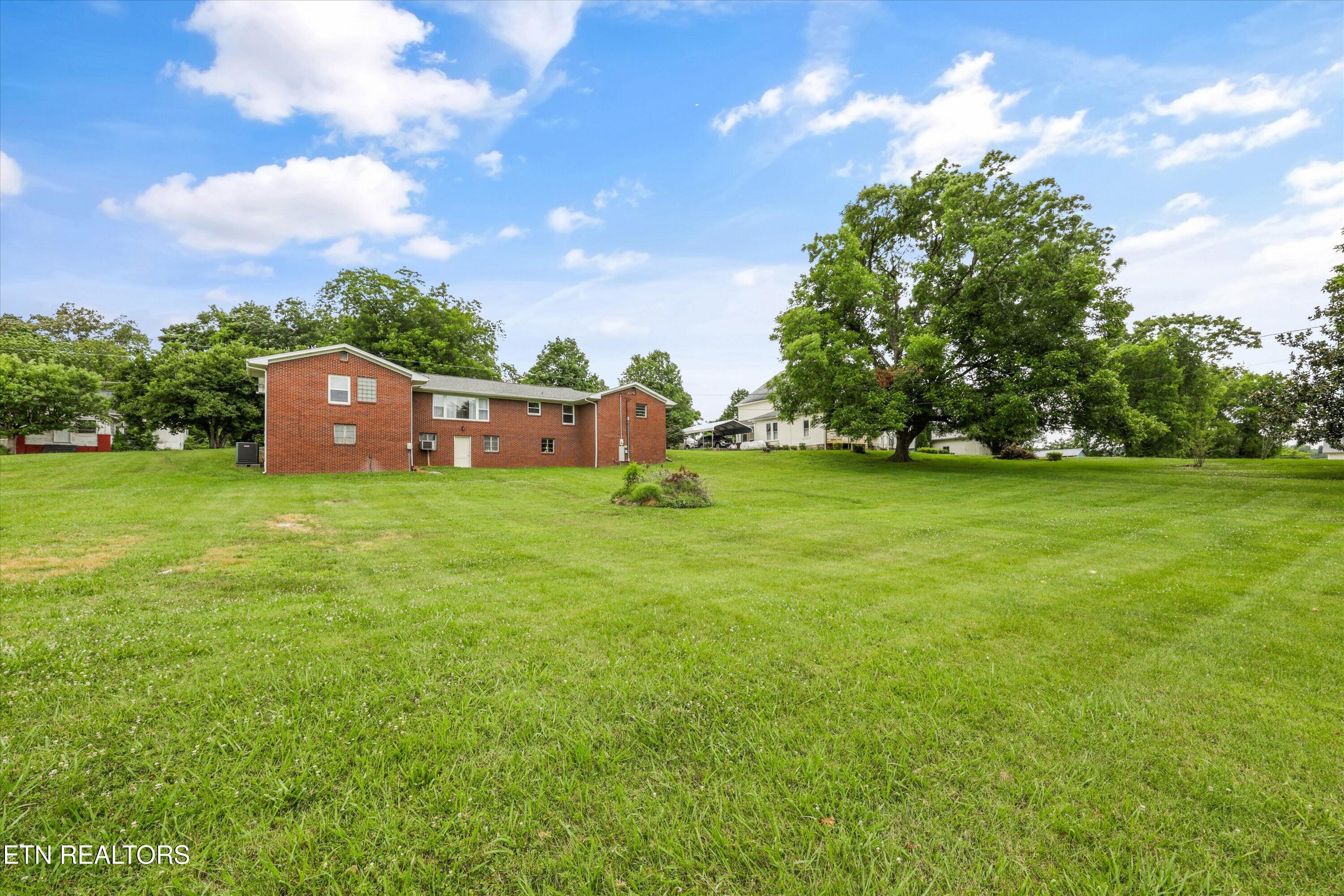 407 W College Ave