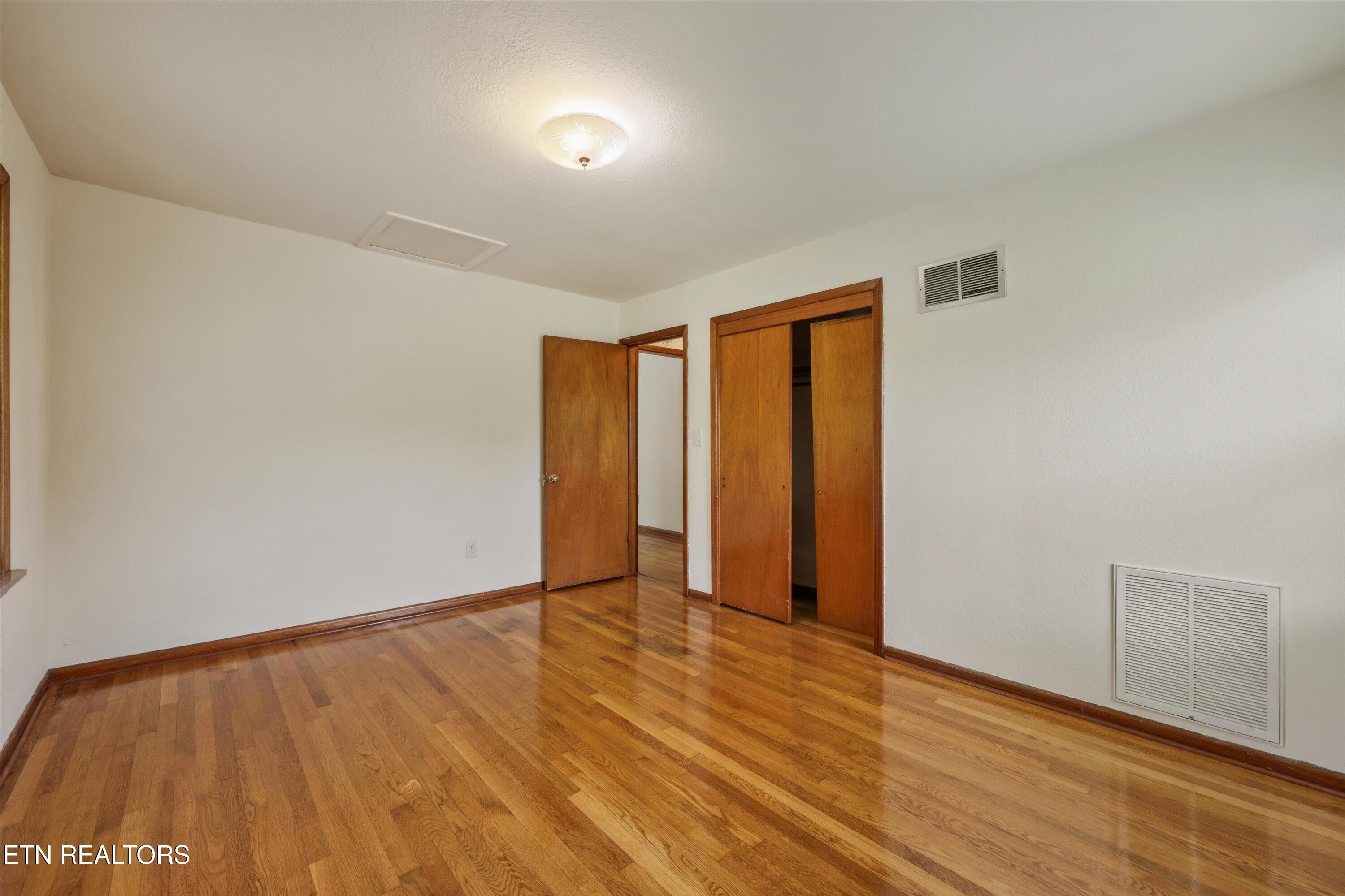 407 W College Ave