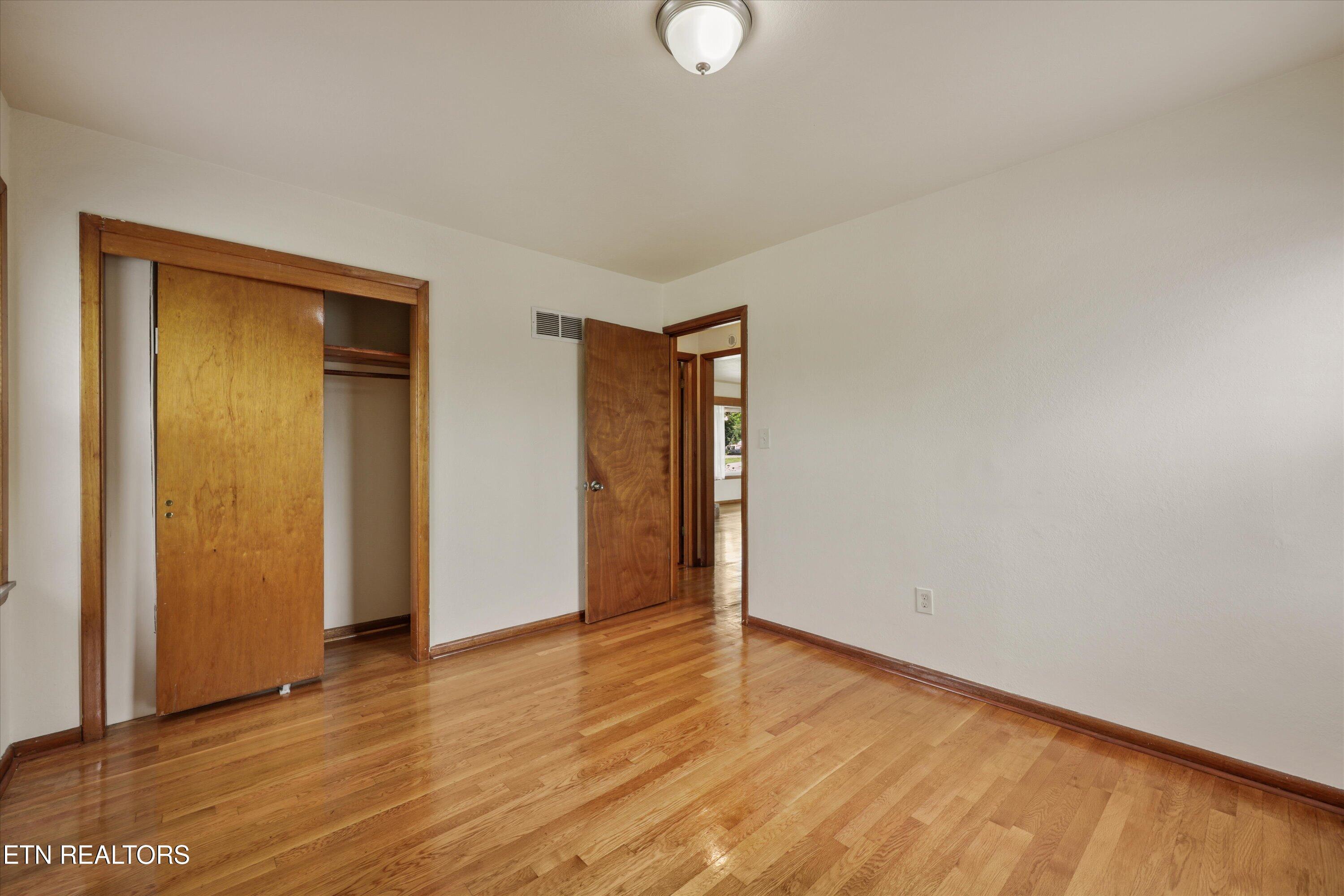 407 W College Ave