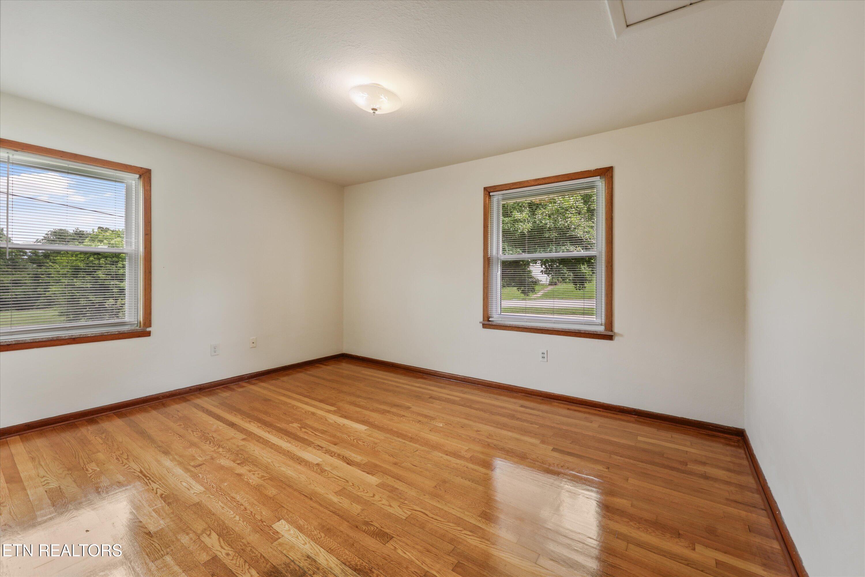 407 W College Ave