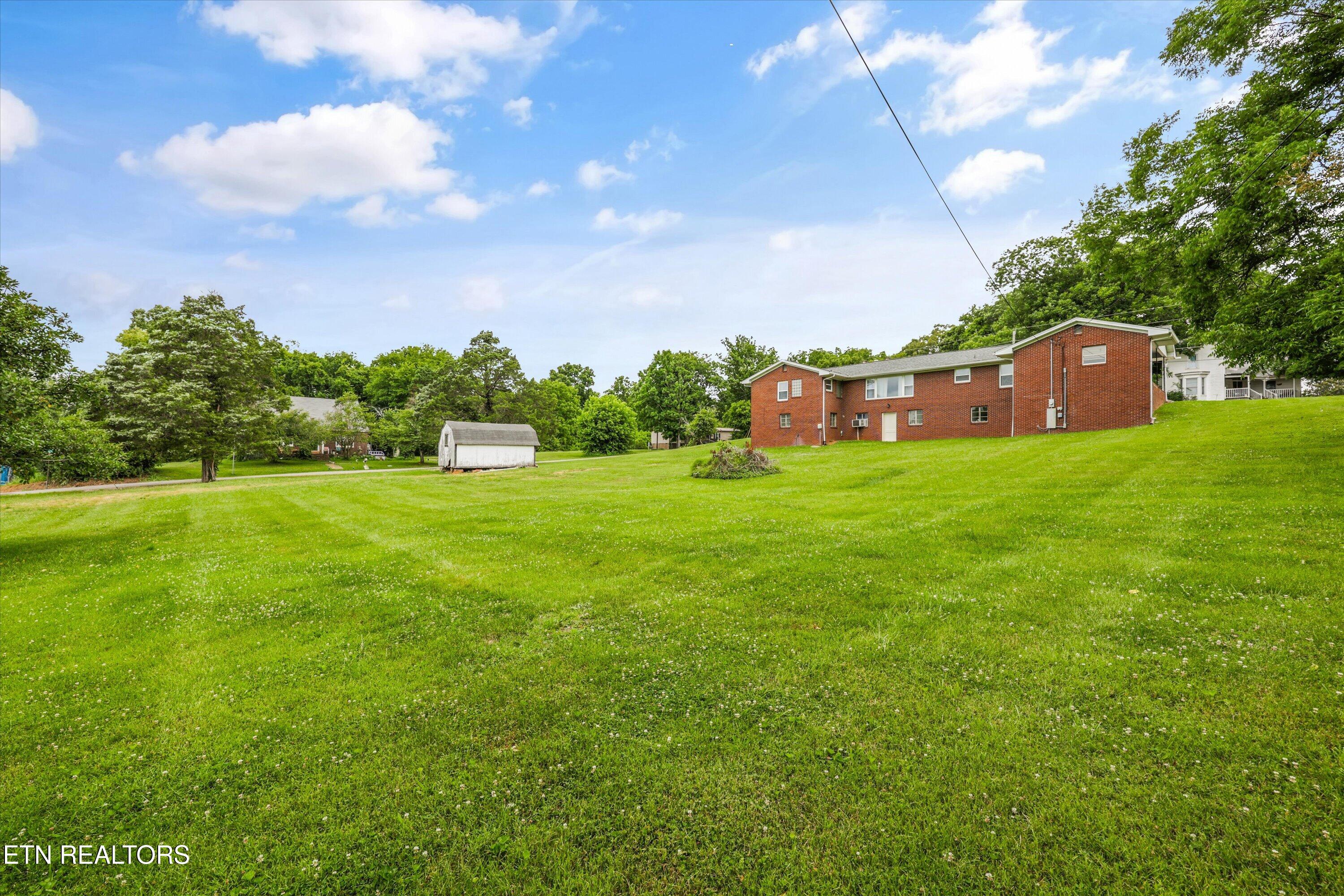 407 W College Ave