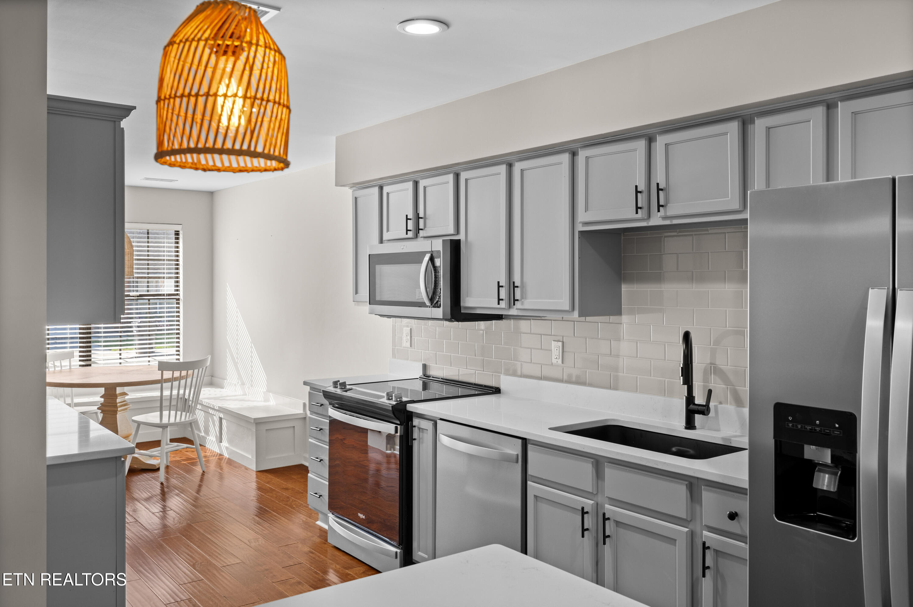 8411 Ivy Green Way