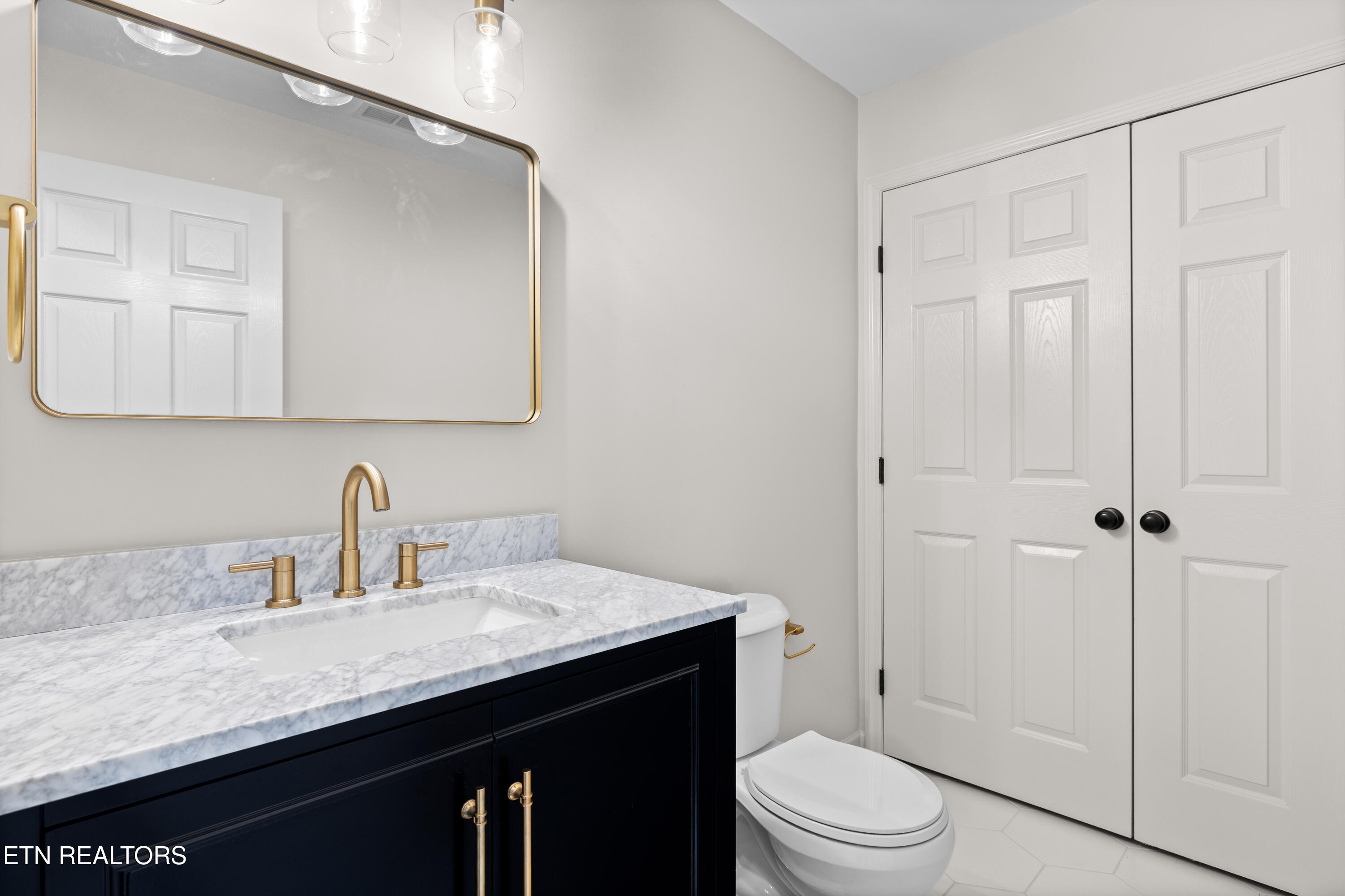 8411 Ivy Green Way