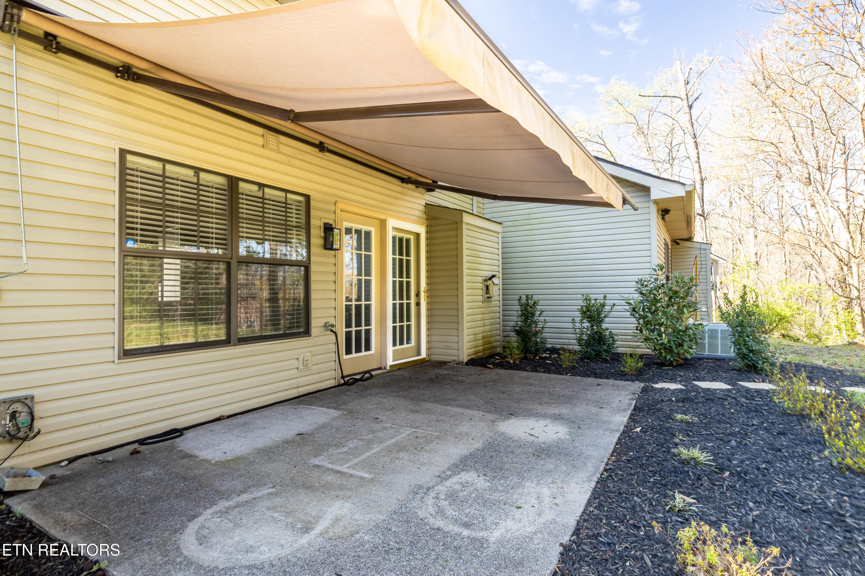 8411 Ivy Green Way