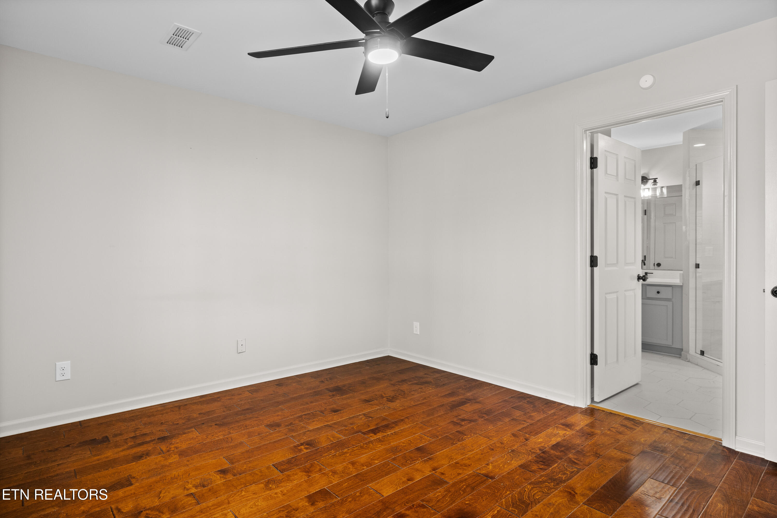 8411 Ivy Green Way