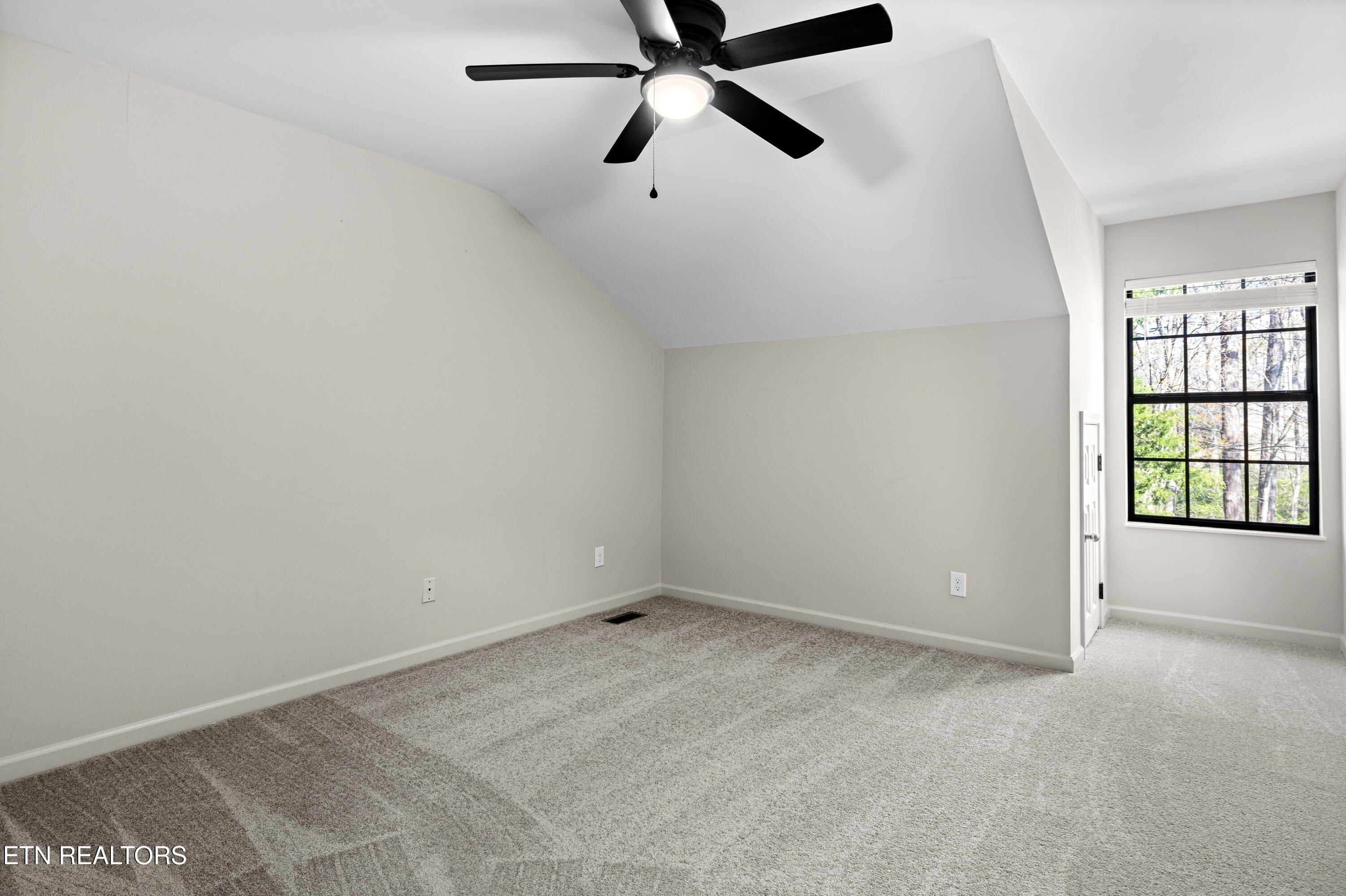 8411 Ivy Green Way