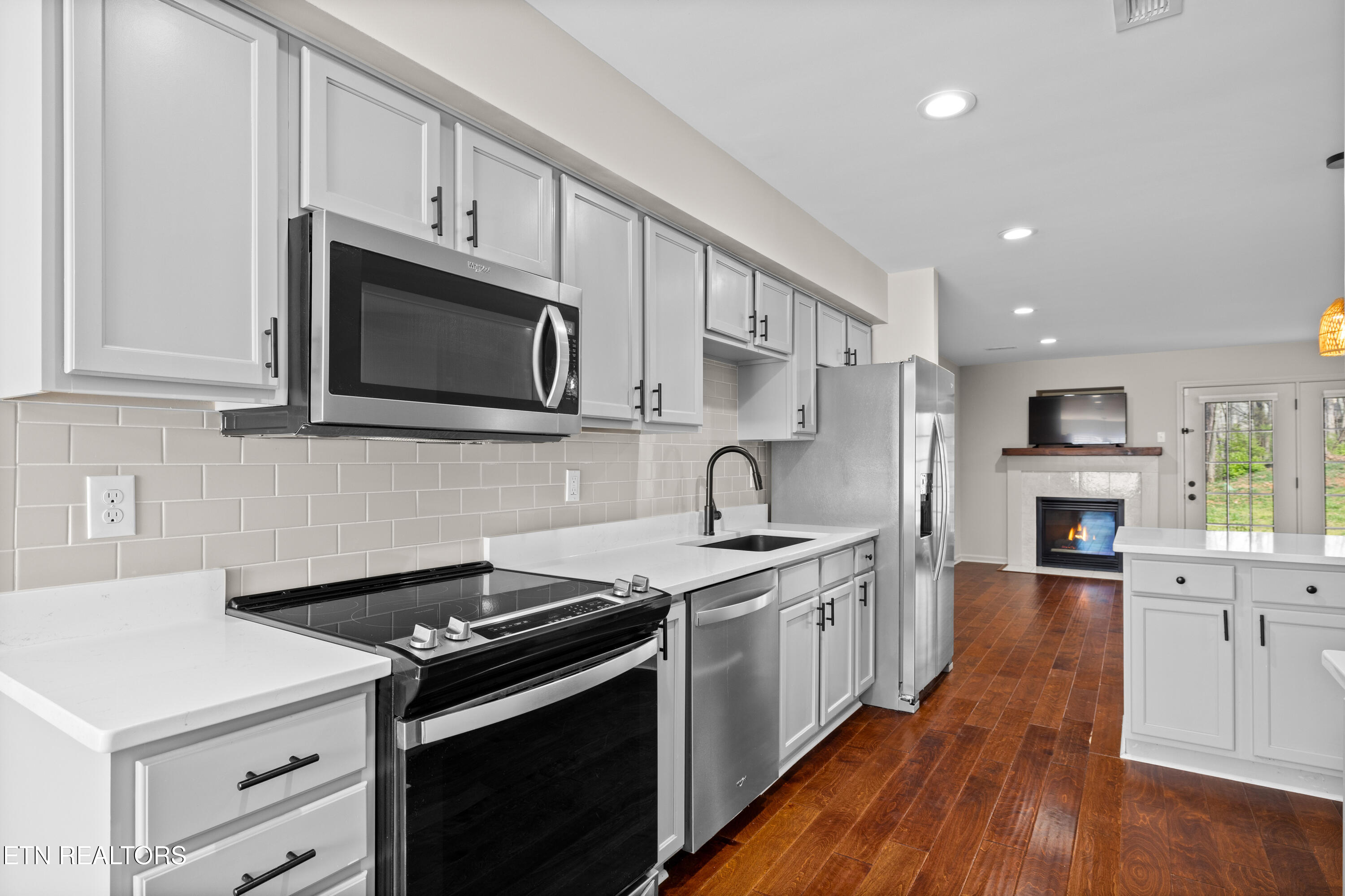 8411 Ivy Green Way