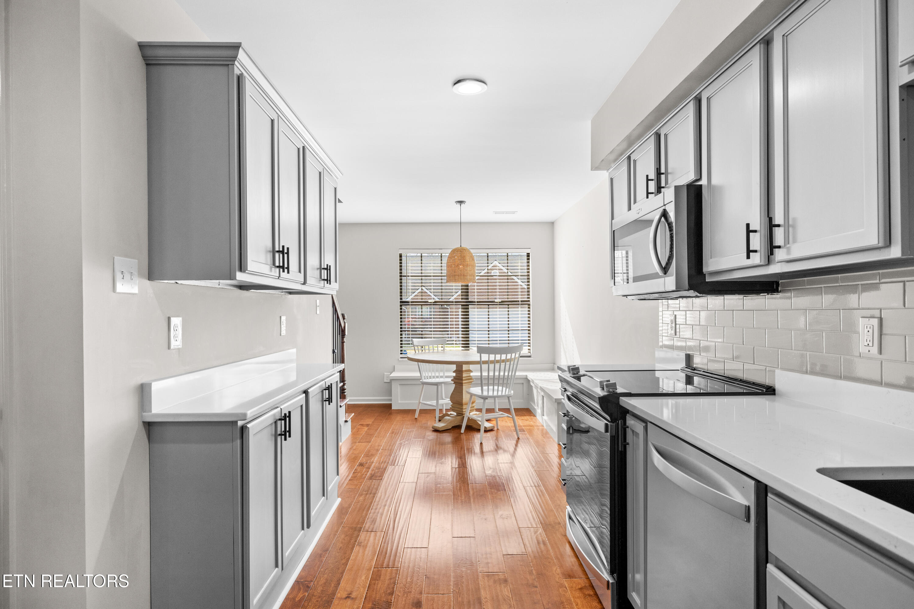 8411 Ivy Green Way