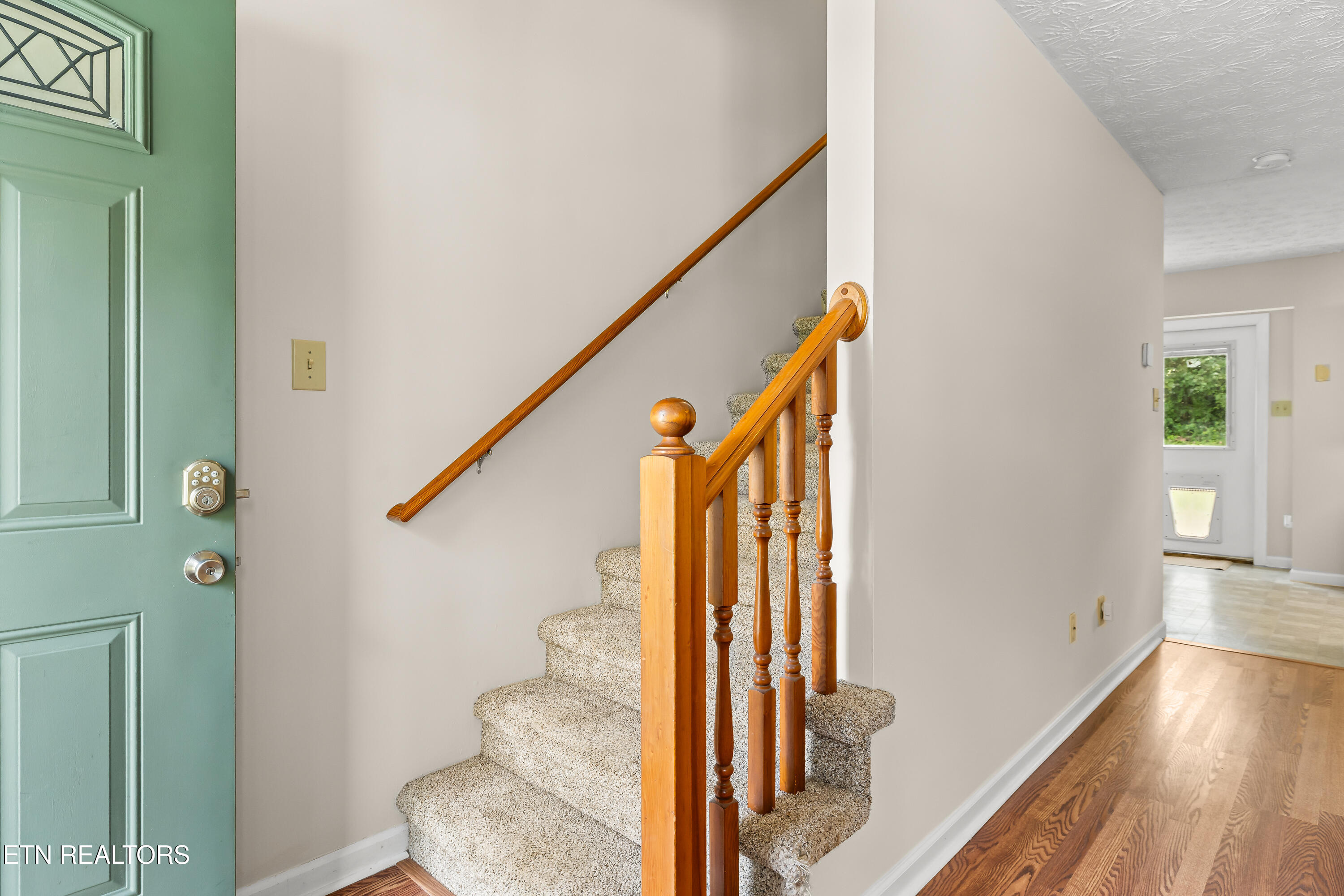 2403 Crestpark Rd