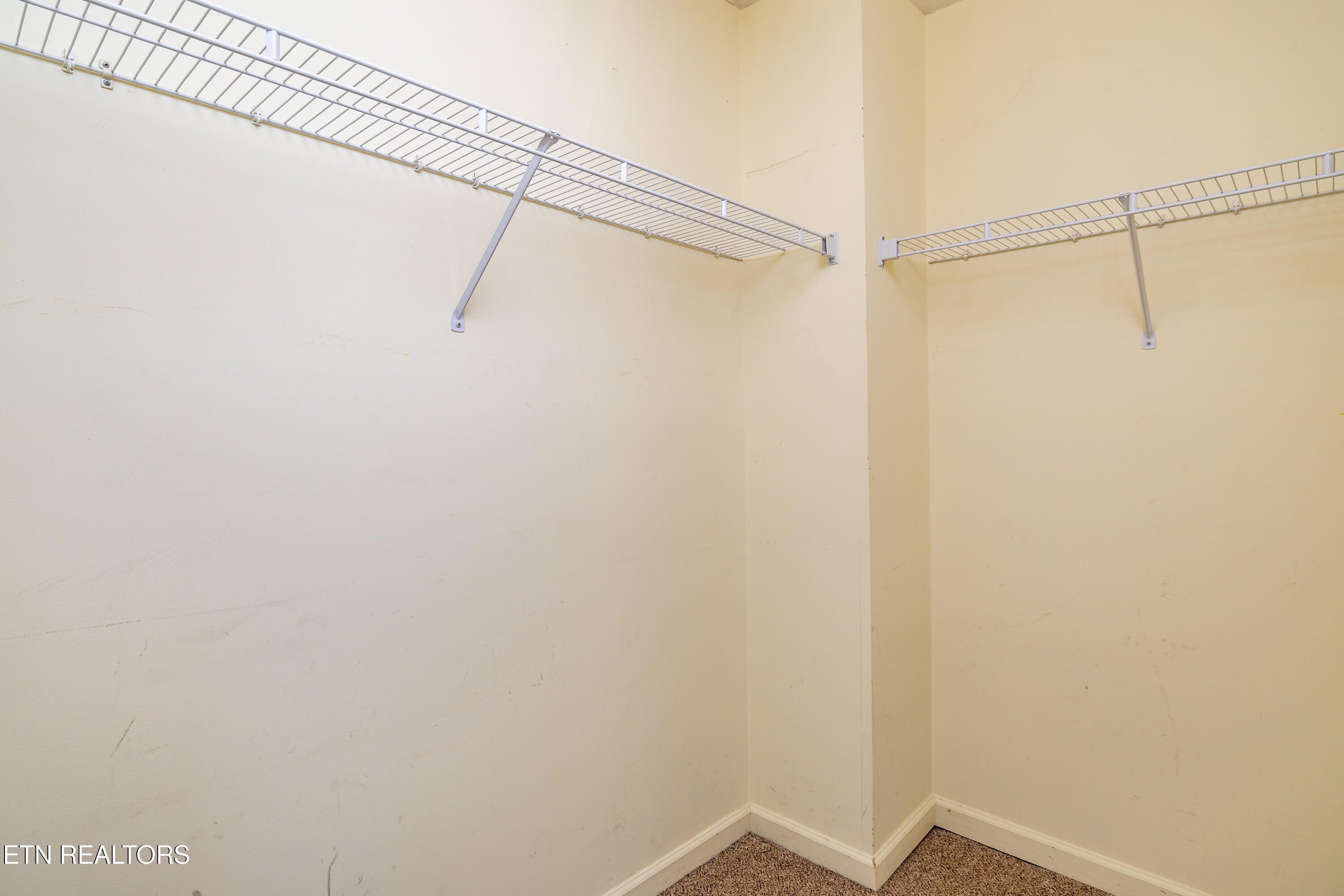 2403 Crestpark Rd