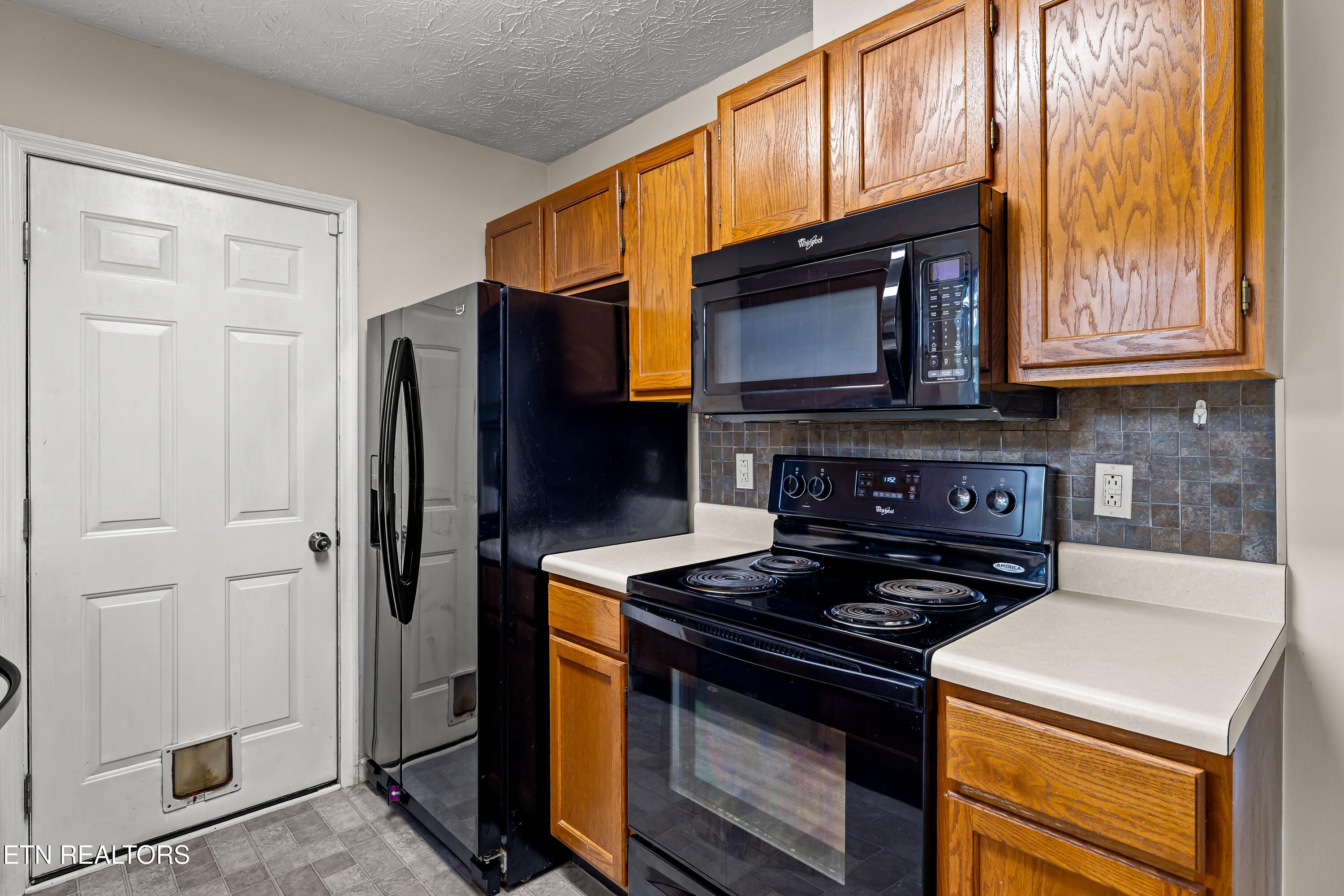 2403 Crestpark Rd