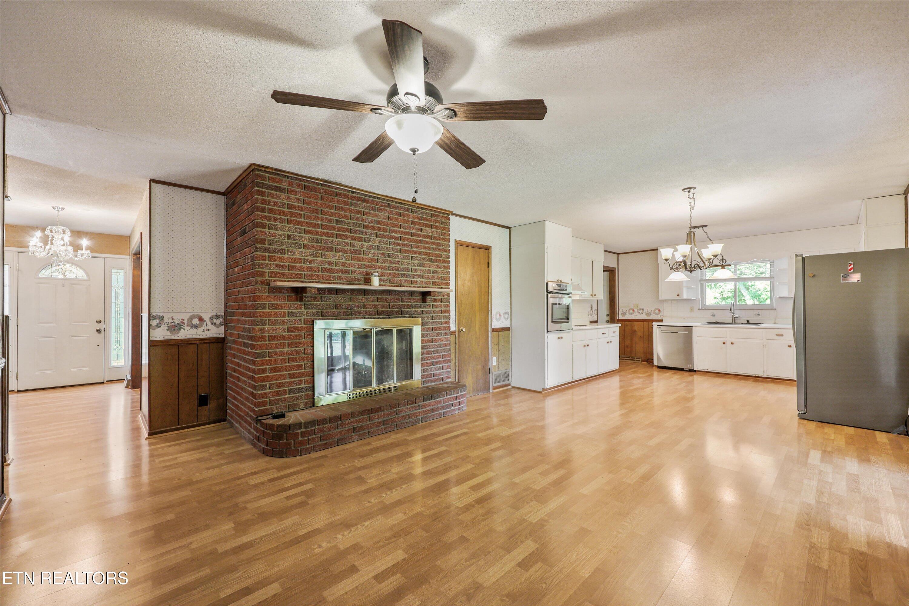 985 Lane Drive