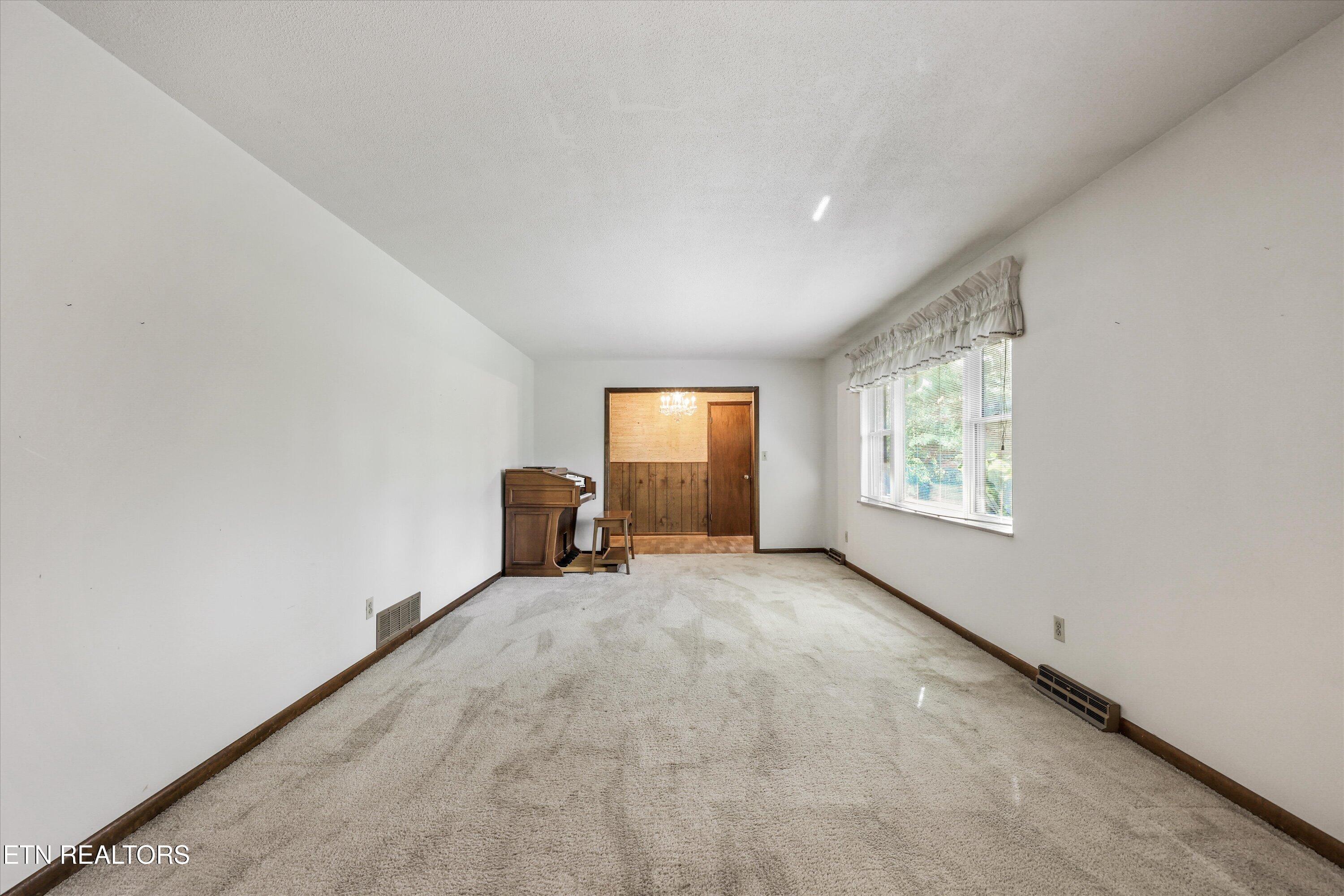 985 Lane Drive