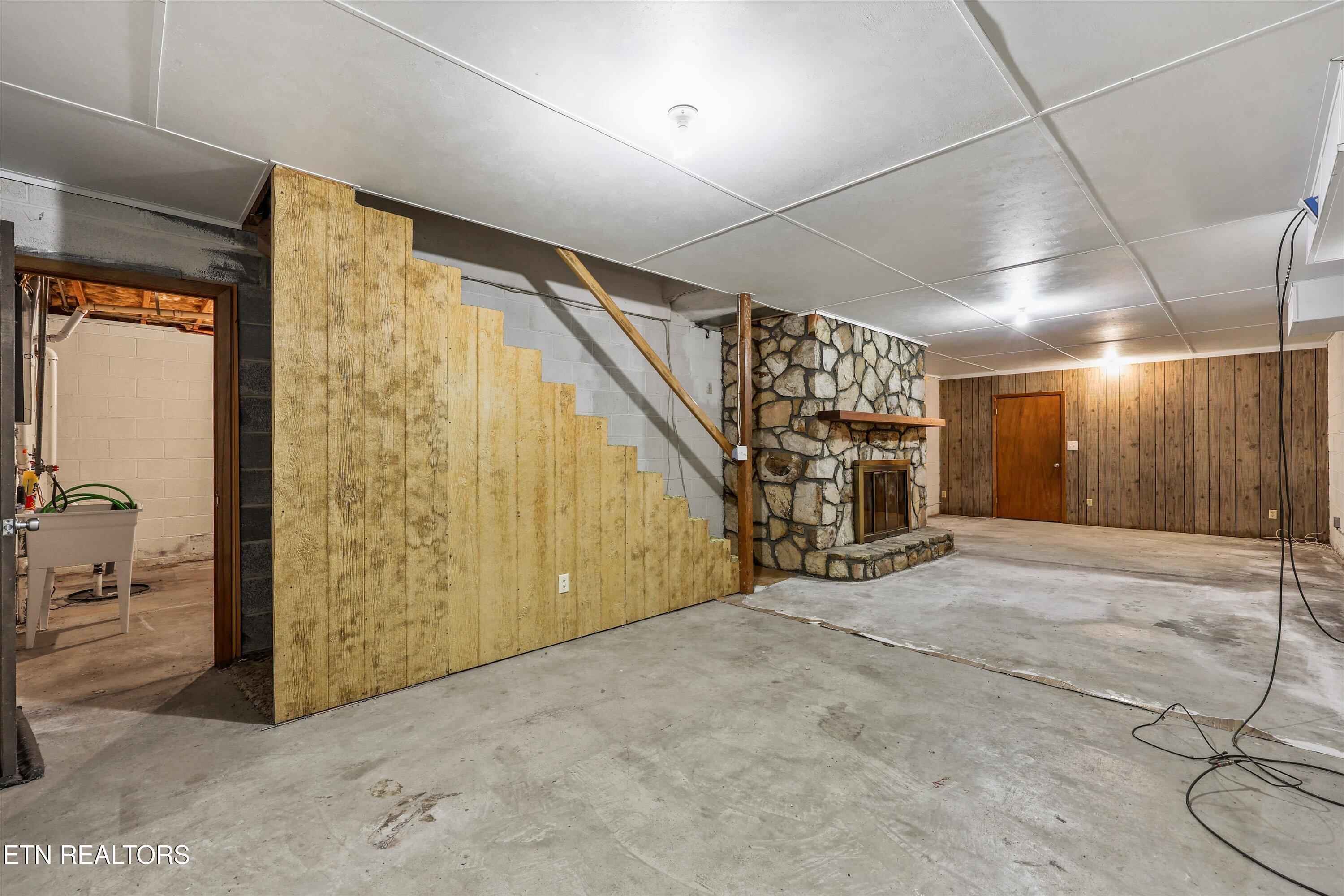 985 Lane Drive