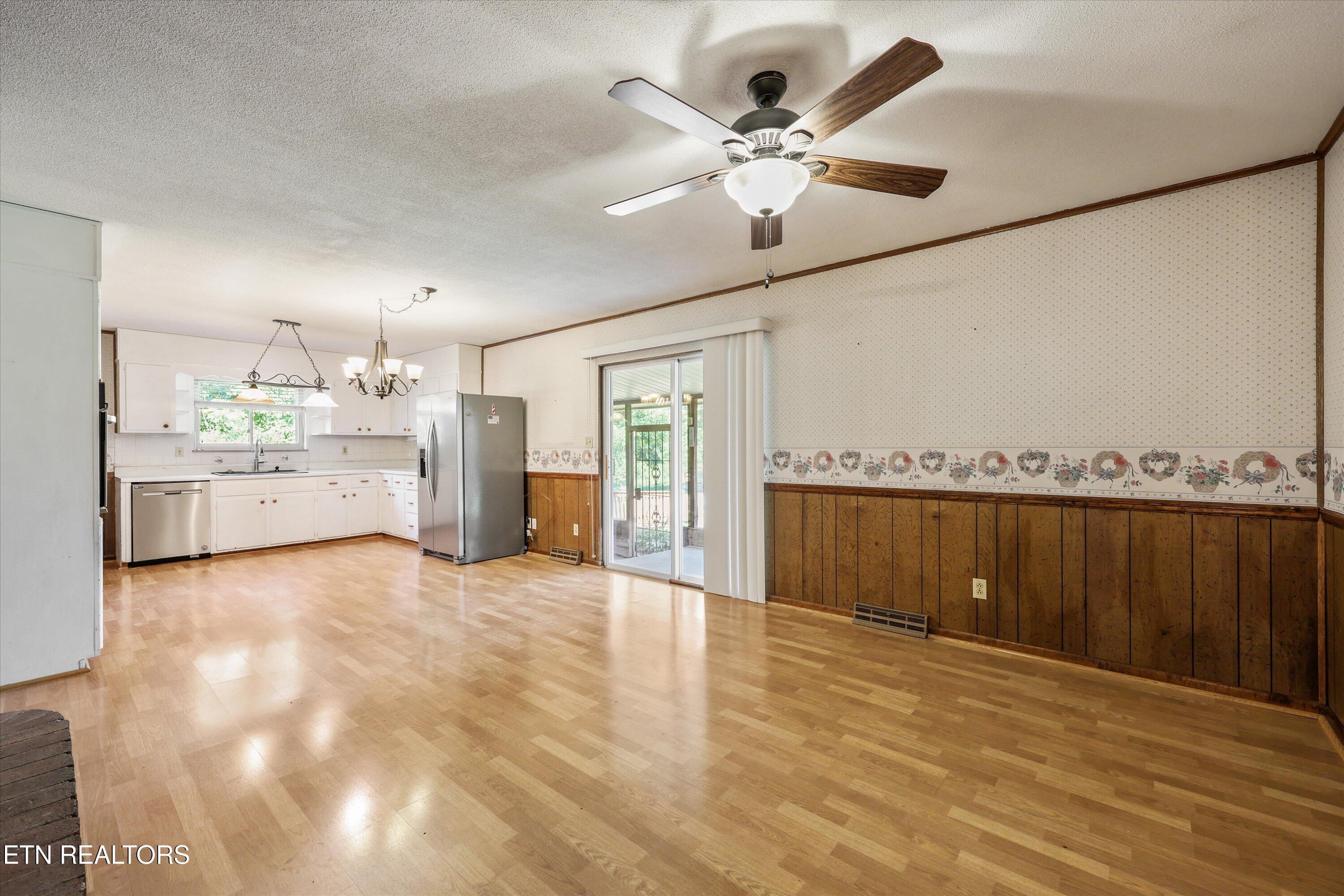 985 Lane Drive