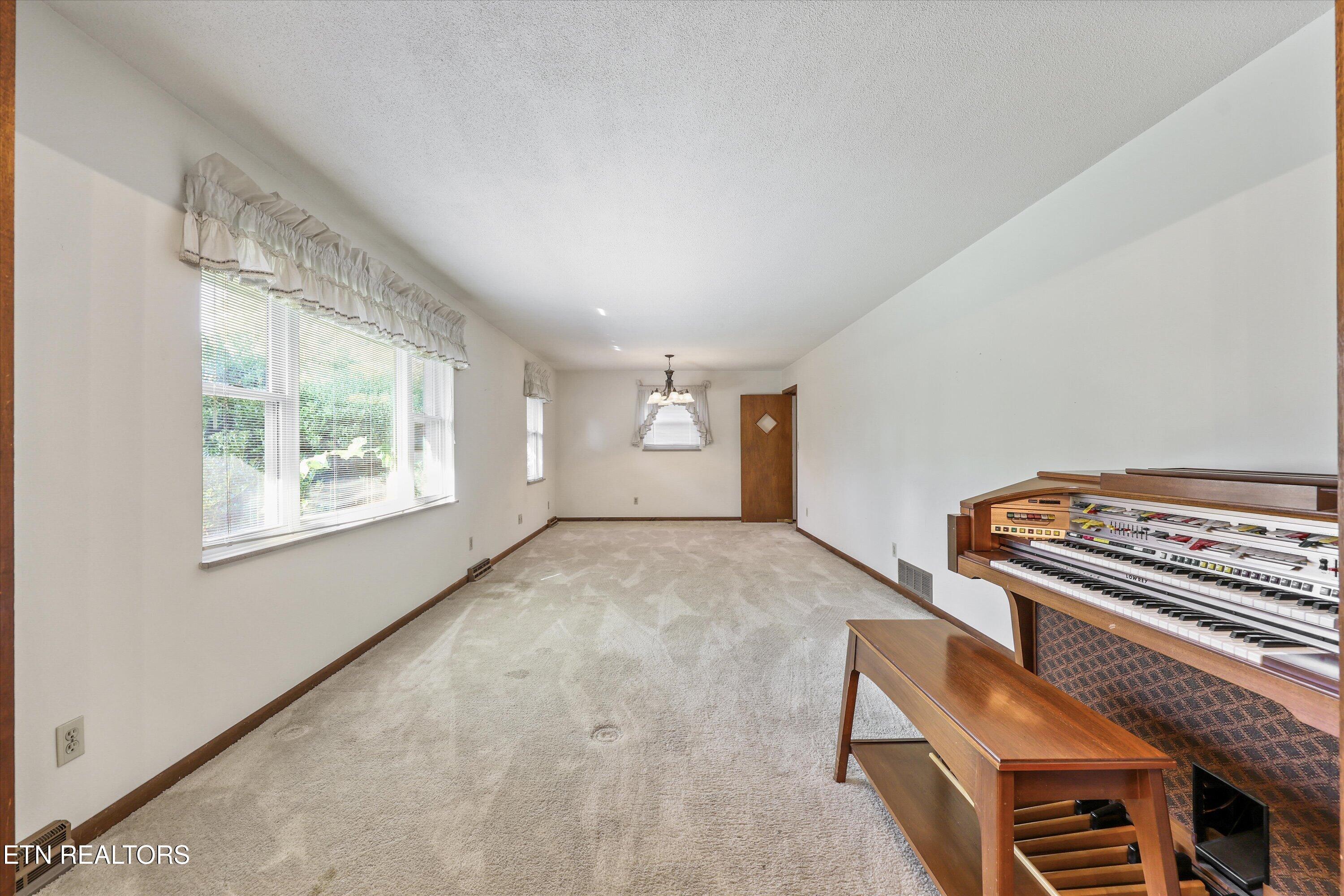 985 Lane Drive