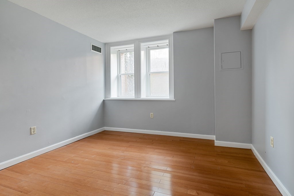 76 Elm Street Unit: G09