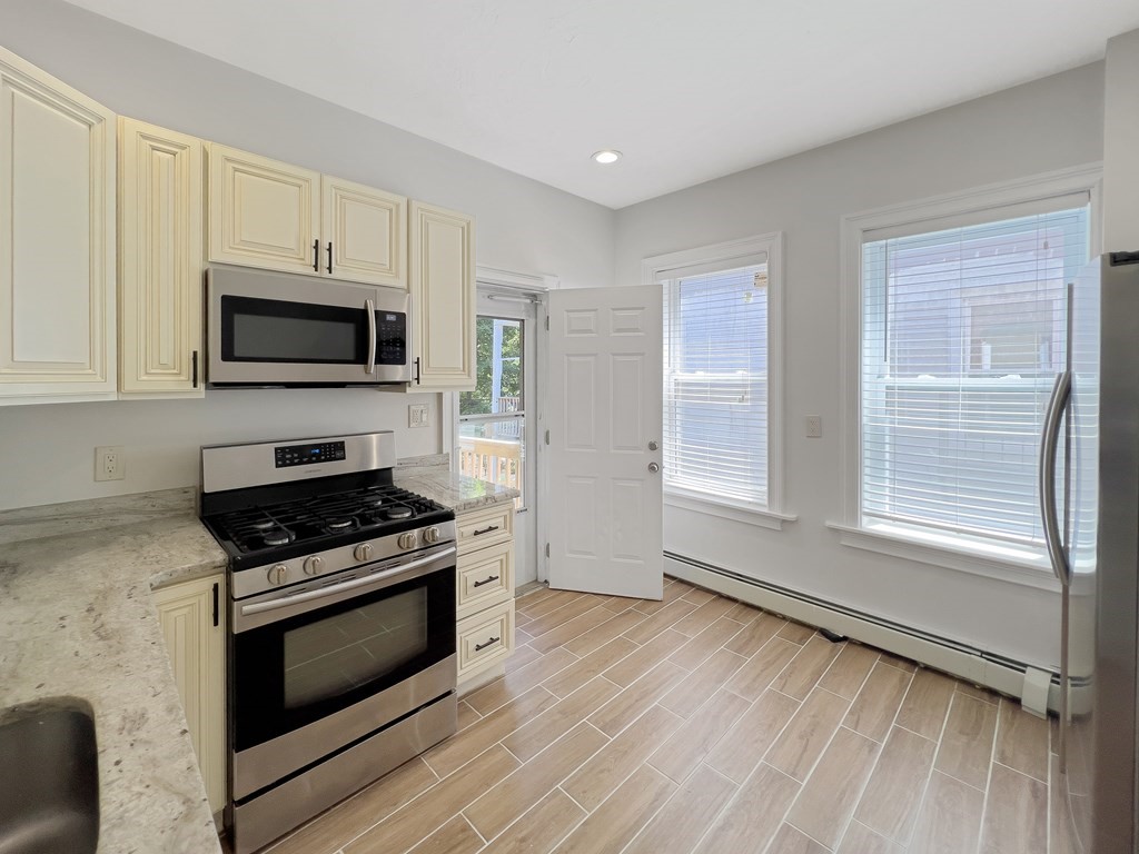 94 Winthrop St Unit: 2