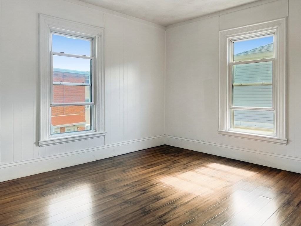 25 Laurel Street Unit: 2