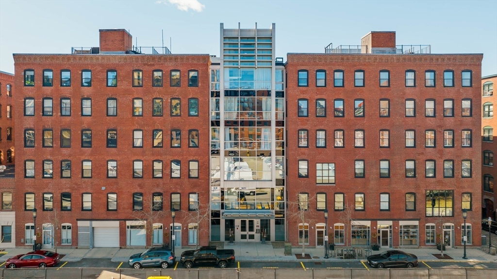 21 Wormwood St # 209