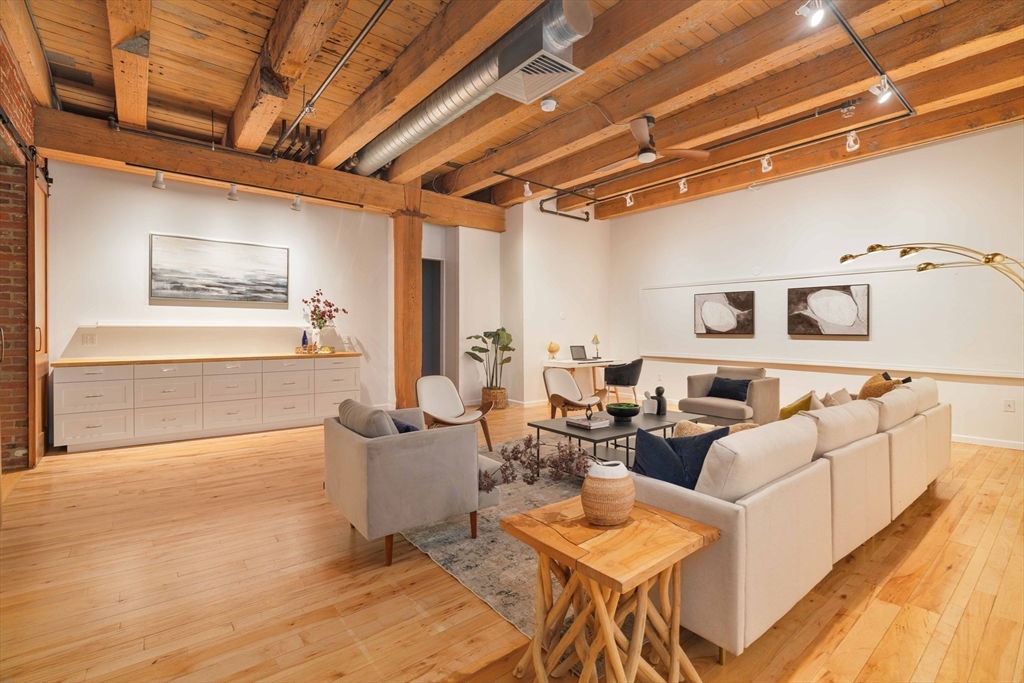 21 Wormwood St # 209